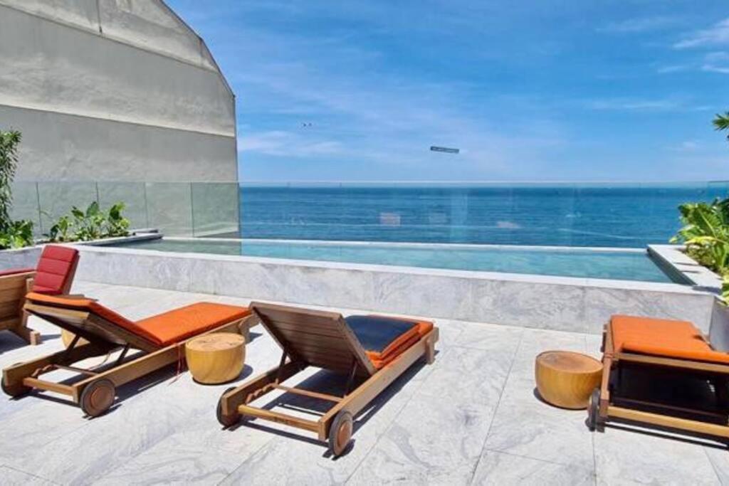 Azure Sea & Luxury
