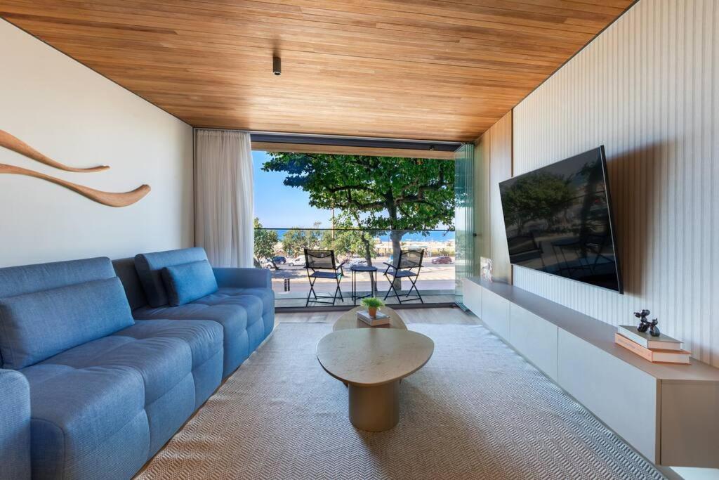 Azure Sea & Luxury