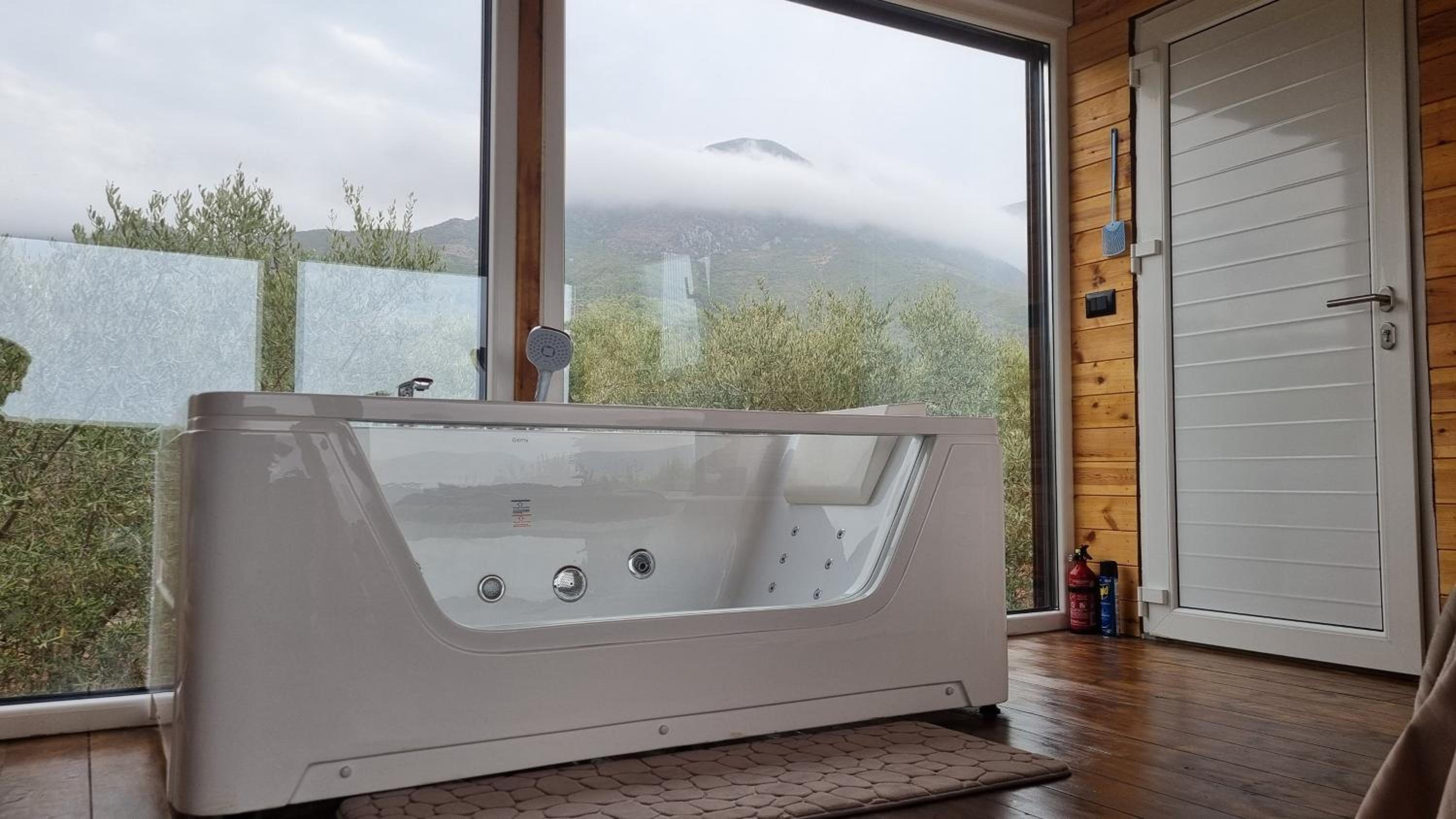 Kallmeti Treetop Suite