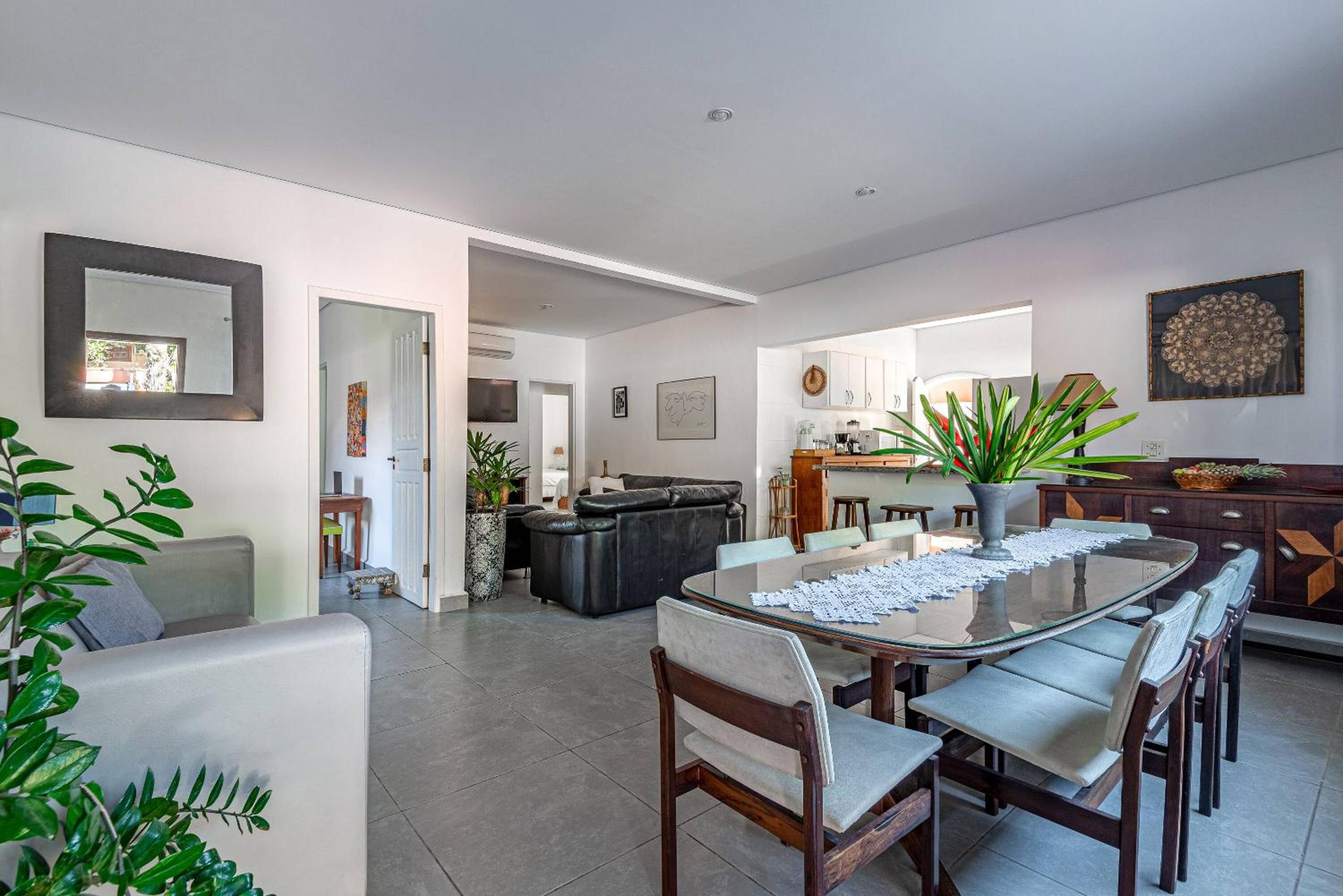 4 dorm com piscina a 350 m de Camburizinho