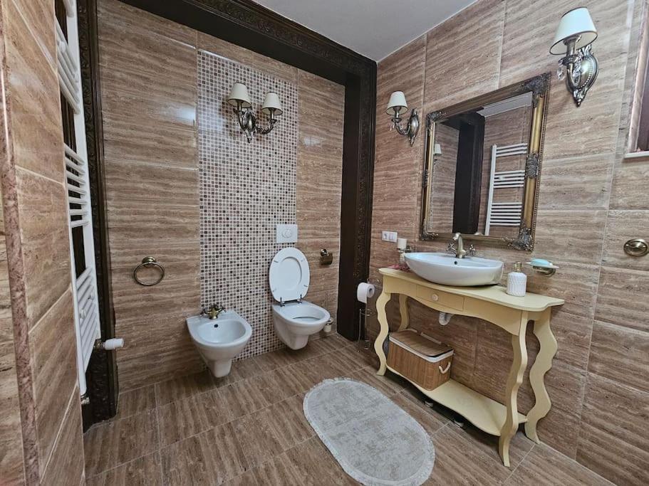 Brit House Pitesti X view 3