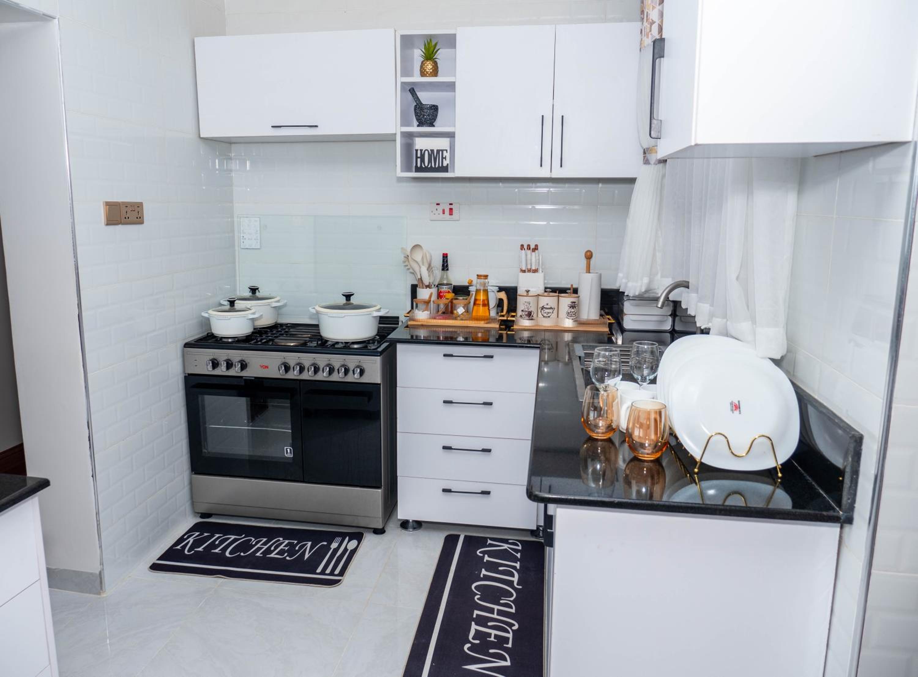 Hazel's Condo-Luxury 3 Bedroom