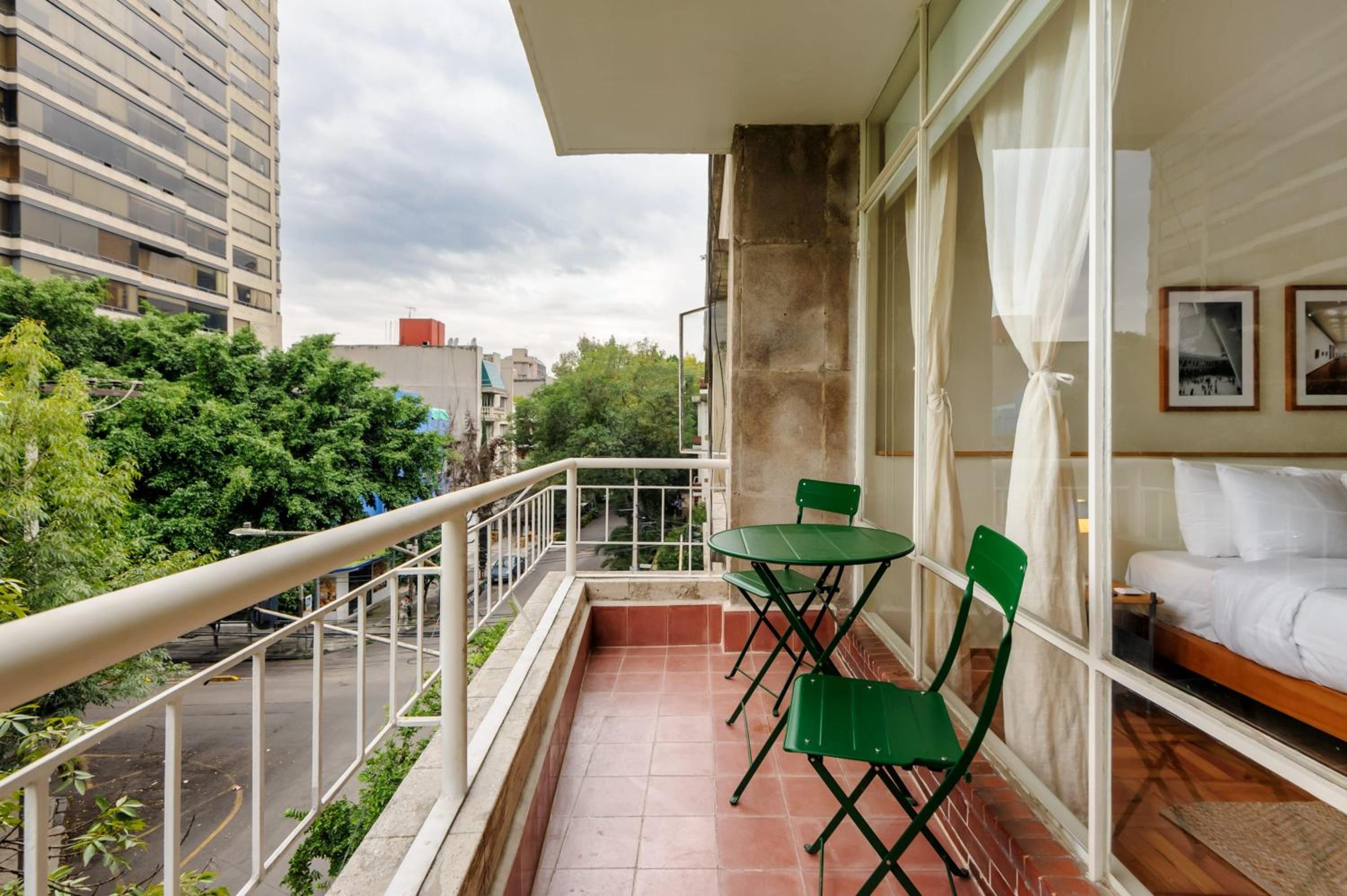 Delightful 2BR with Balcony in Roma Norte — Mexico City