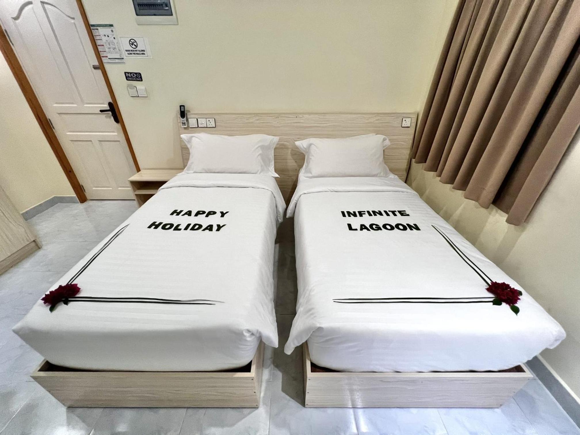 INFINITE LAGOON photo 2