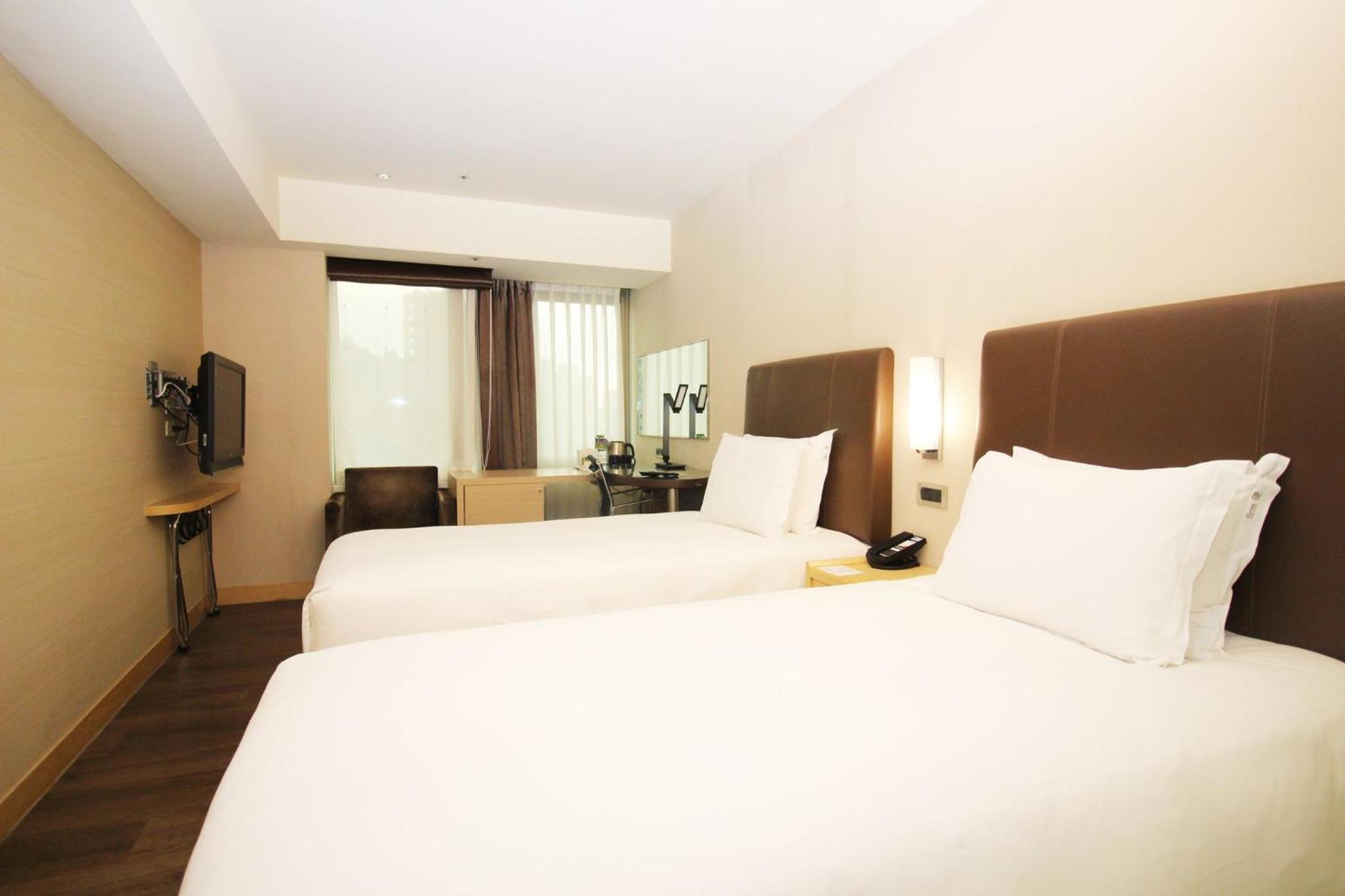 Taoyuan Vacations - Holiday Inn Express Taoyuan, an IHG Hotel - Property Image 2