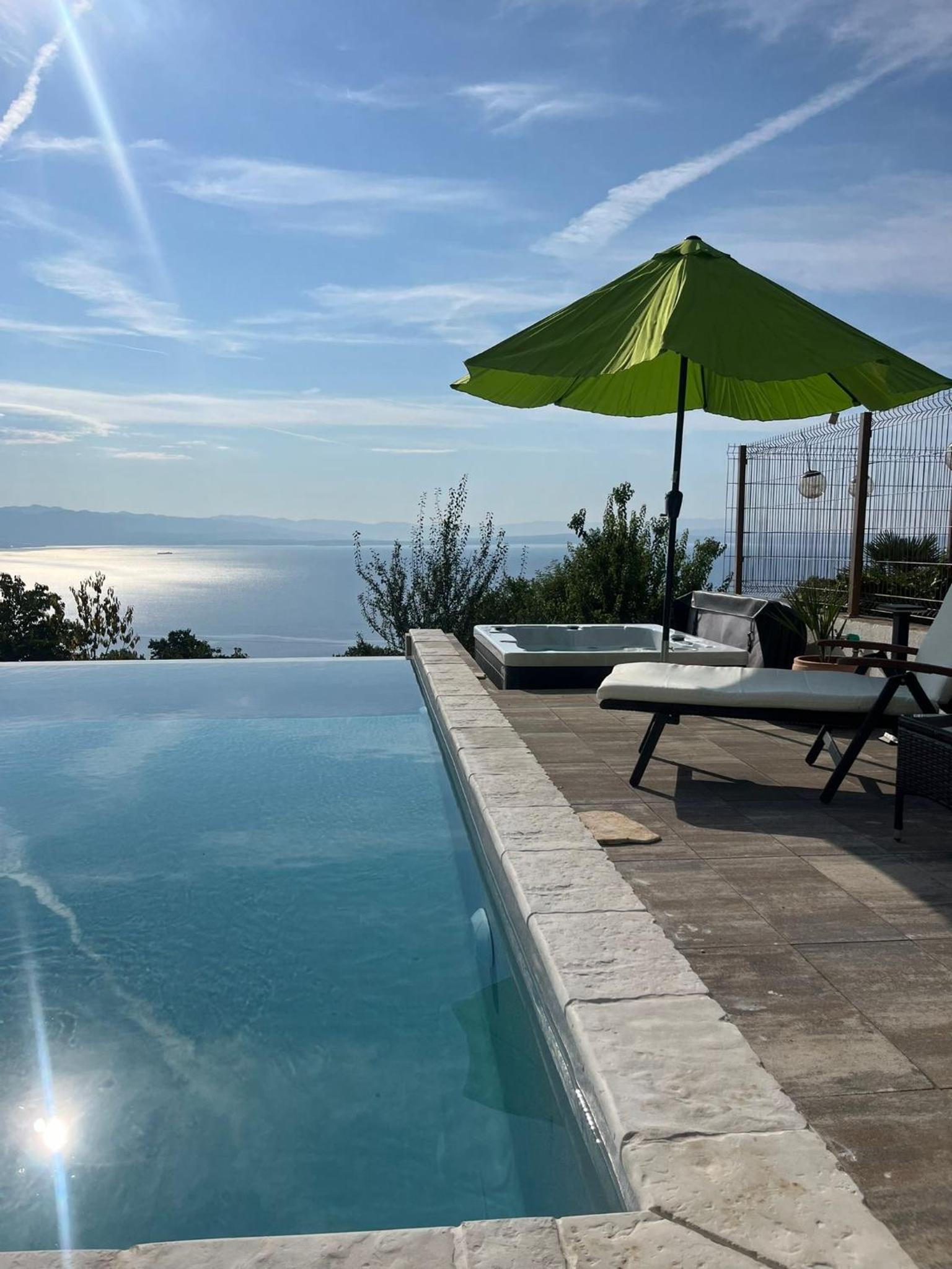 Villa Lily