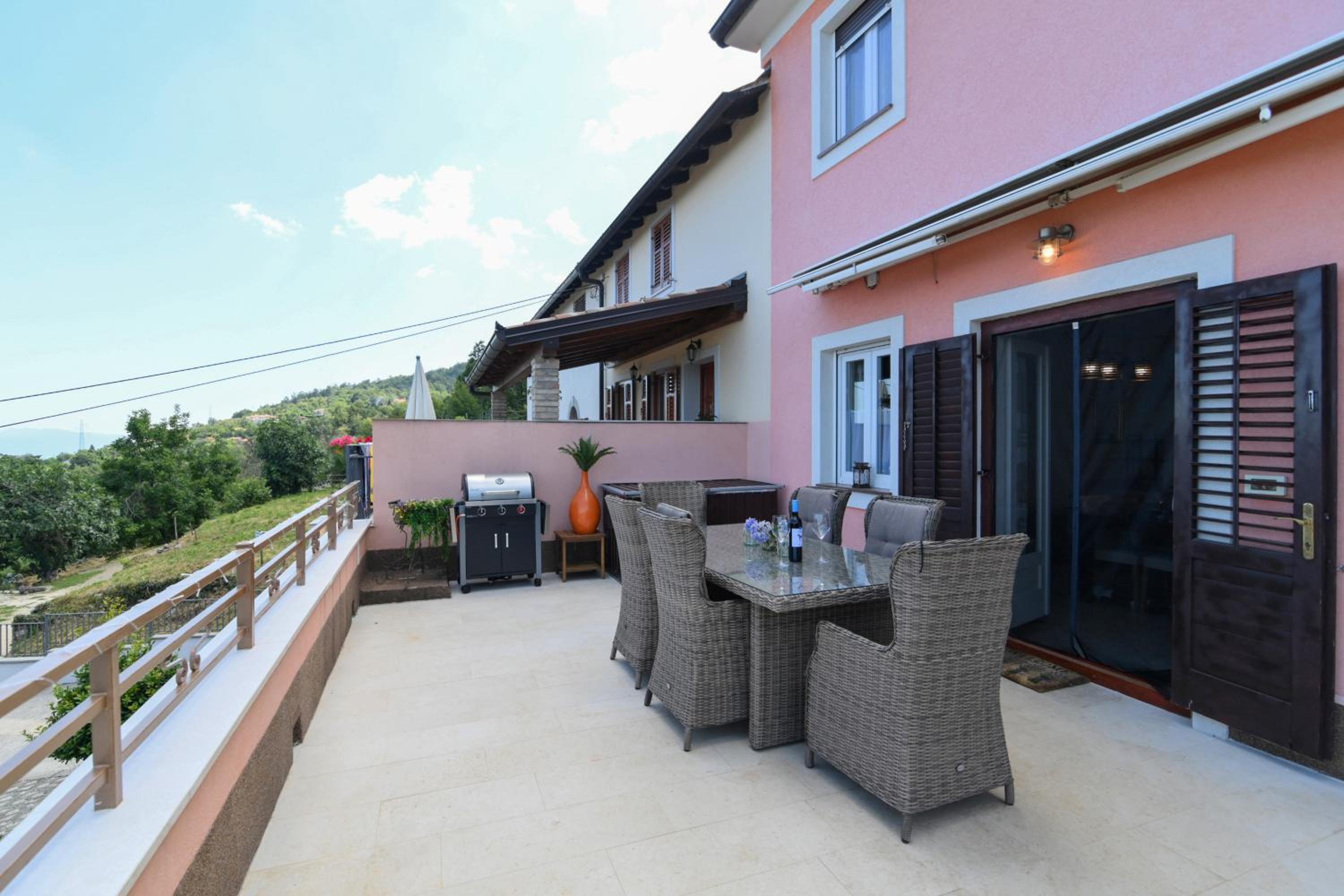 Villa Lily