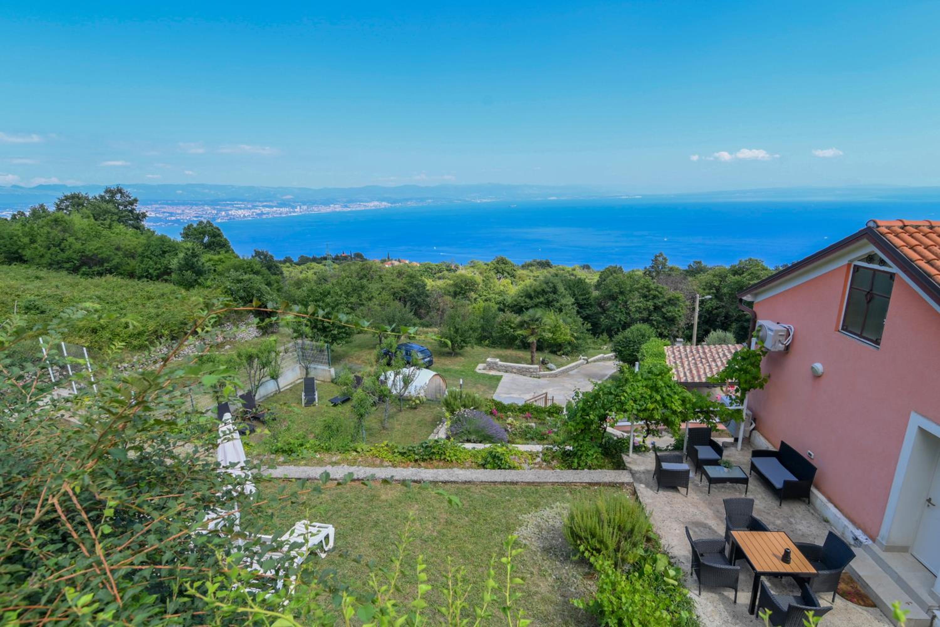 Villa Lily