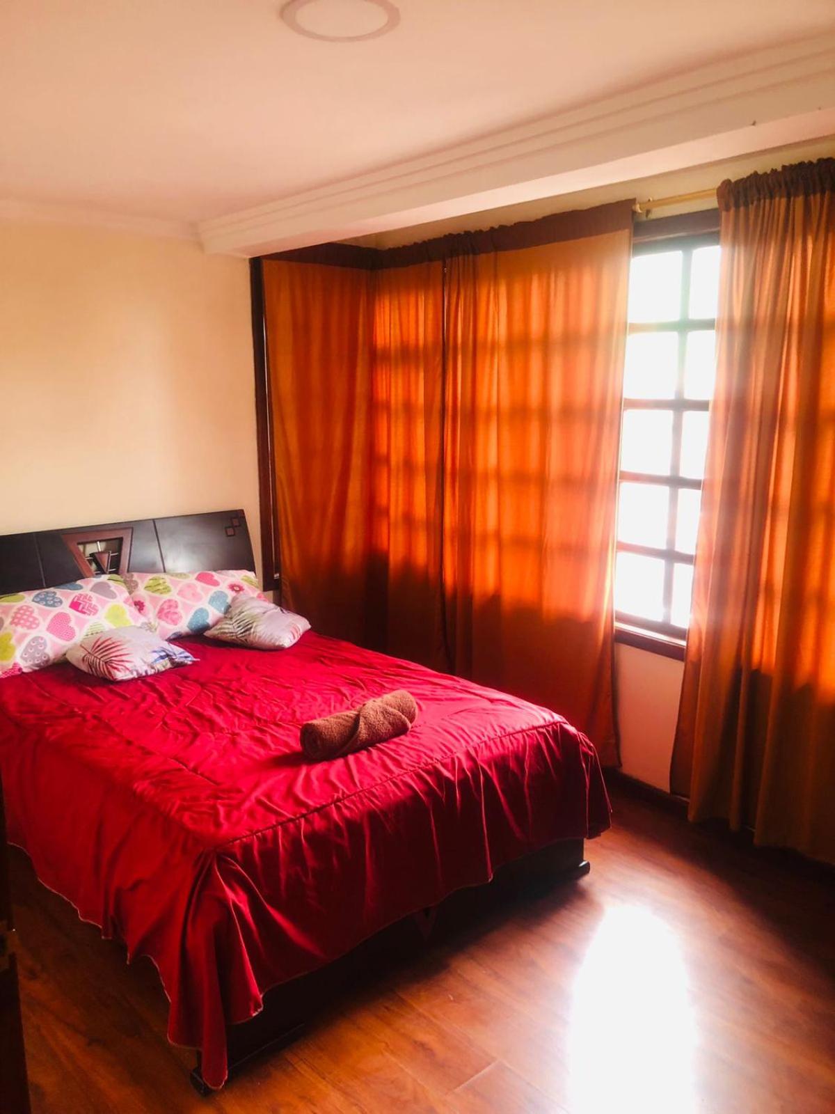Hermosa Suite en condominio en el centro historico de cuenca M1 view 4