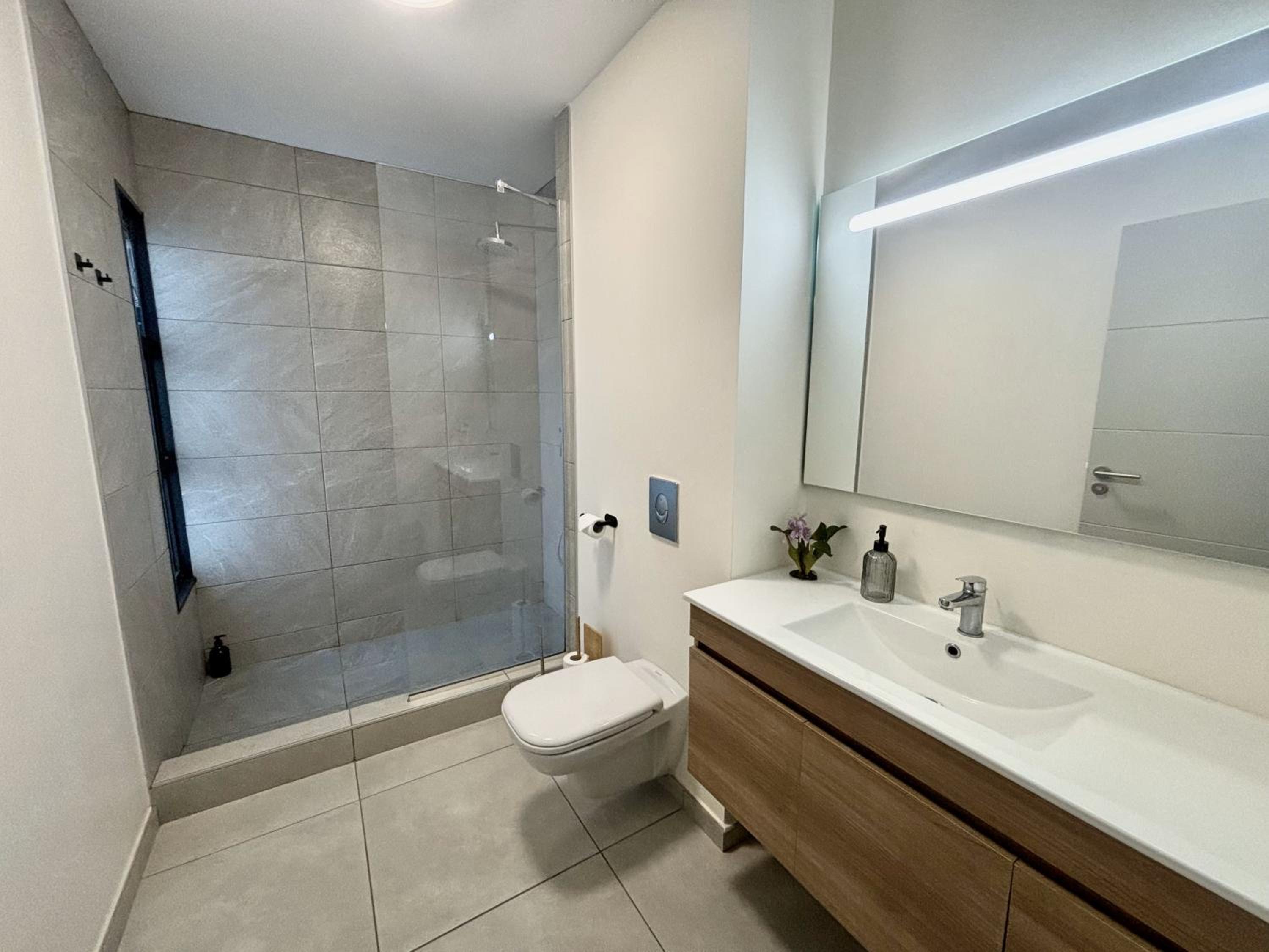 Modern 3 bedrooms apt in Punaauia with parking view 4