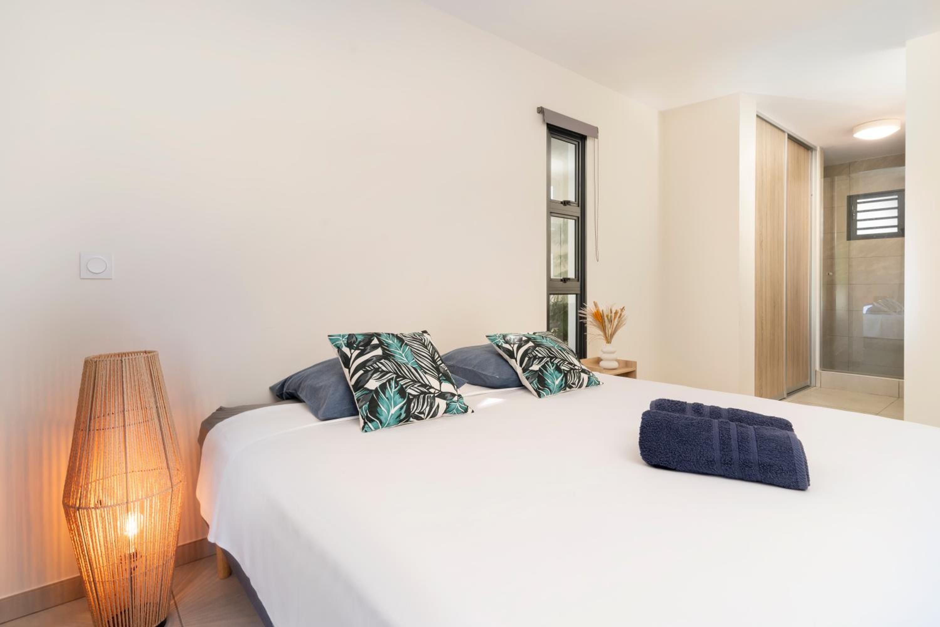 Modern 3 bedrooms apt in Punaauia with parking view 3