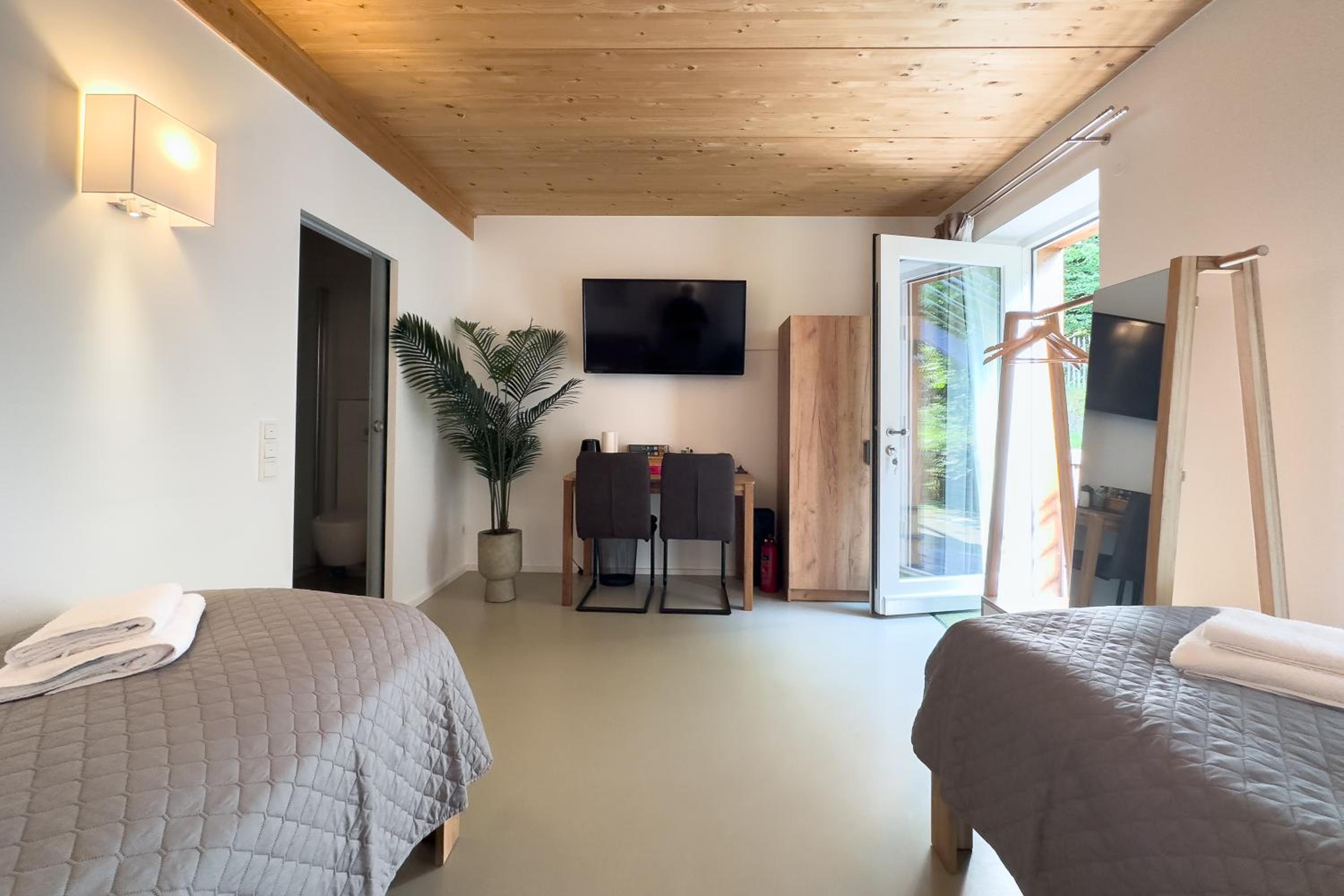 Ruhige Apartments mit guter Bahnanbindung und Küchennutzung