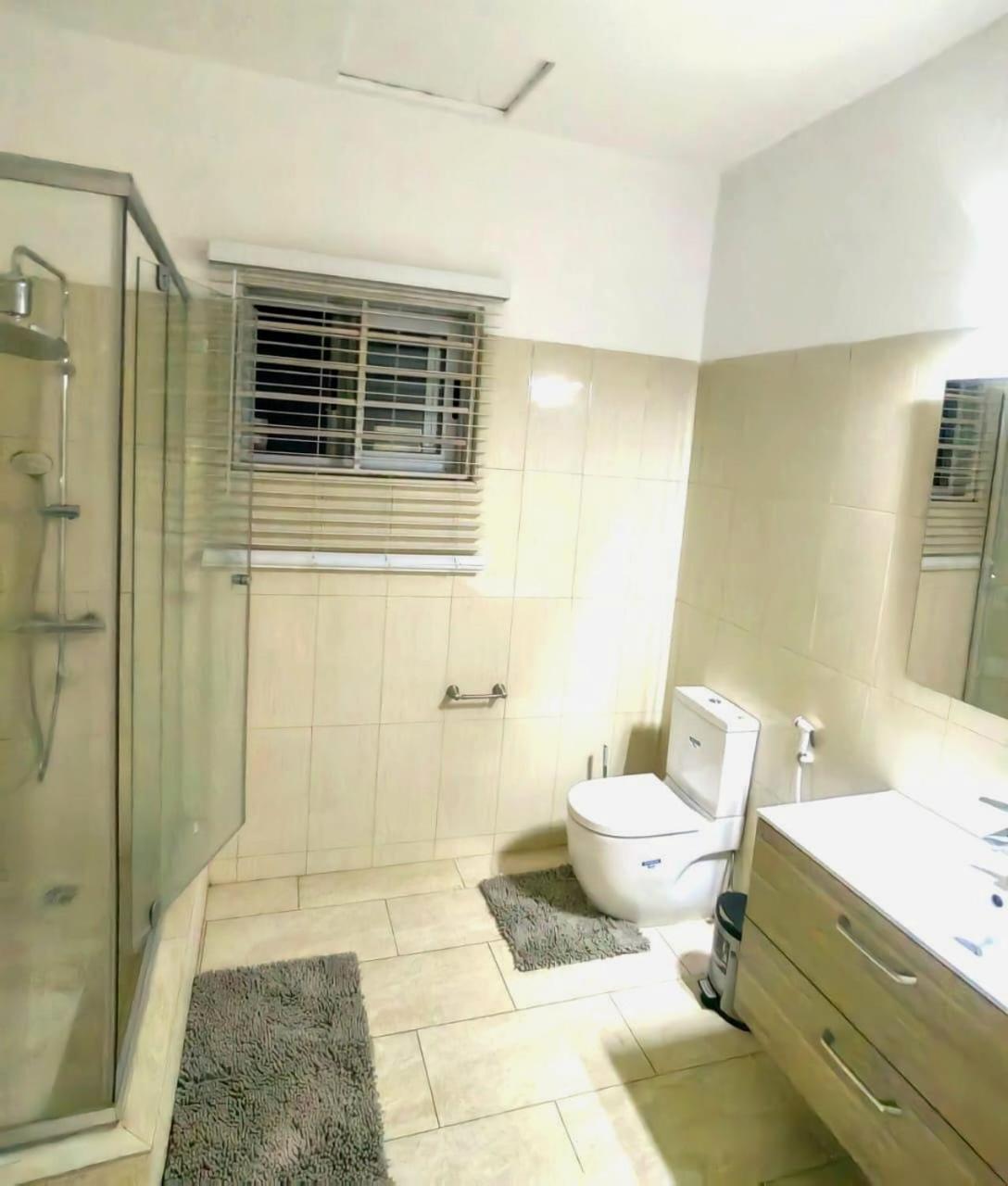 Beautiful 3 bedroom Townhouse in Accra just 15minutes from the Airport view 5