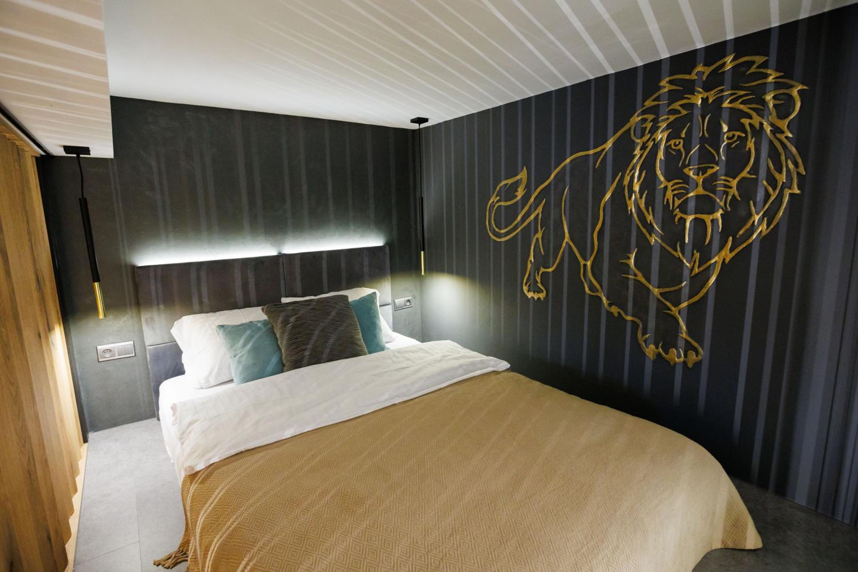 LEO Apartment Suite & Private SPA Zone - Old City view 2