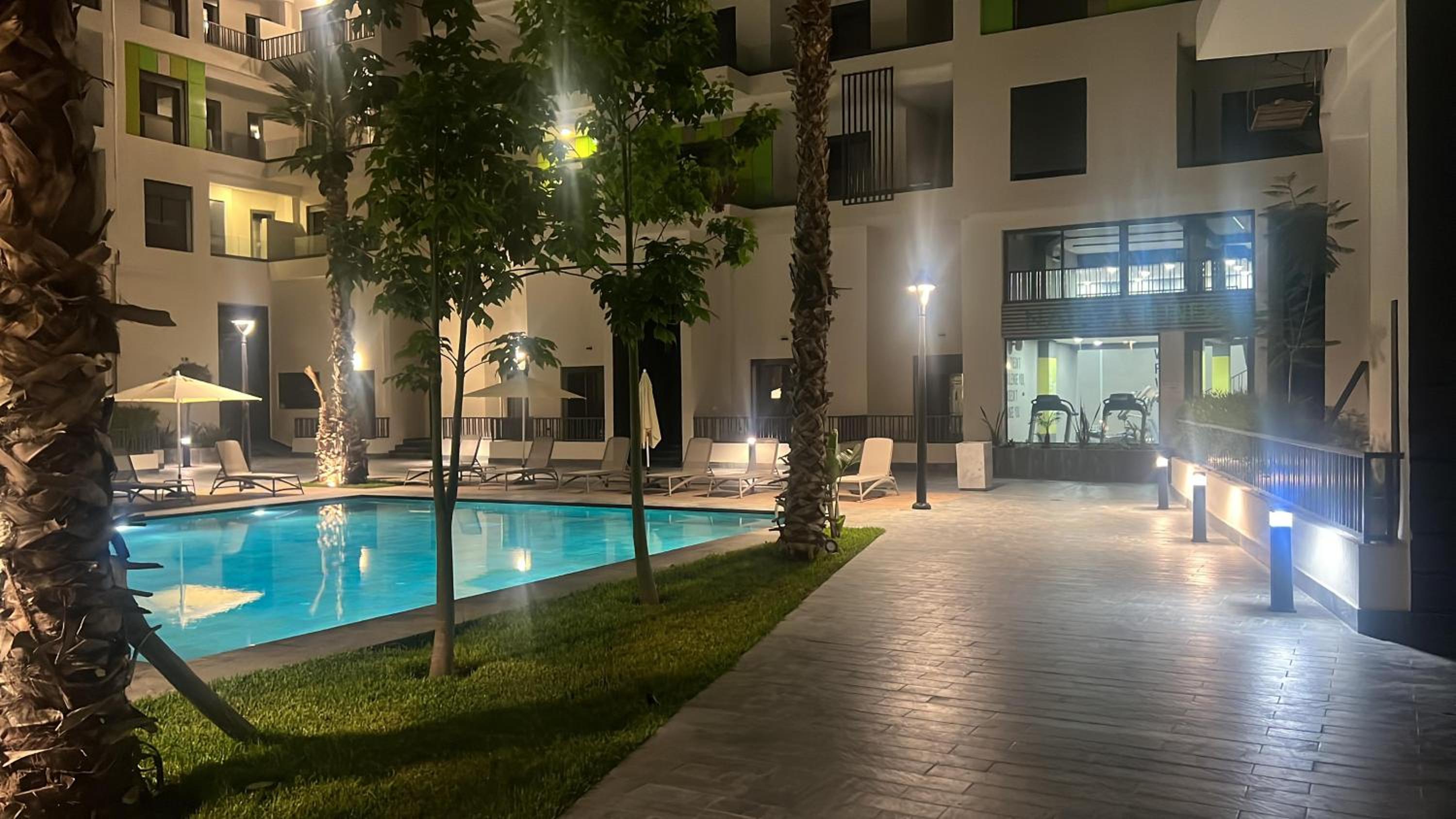 Appartement neuf avec un design contemporain view 4