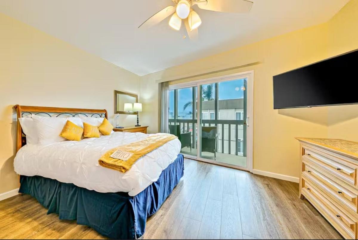 Dreamy Bayside View Family Home view 4