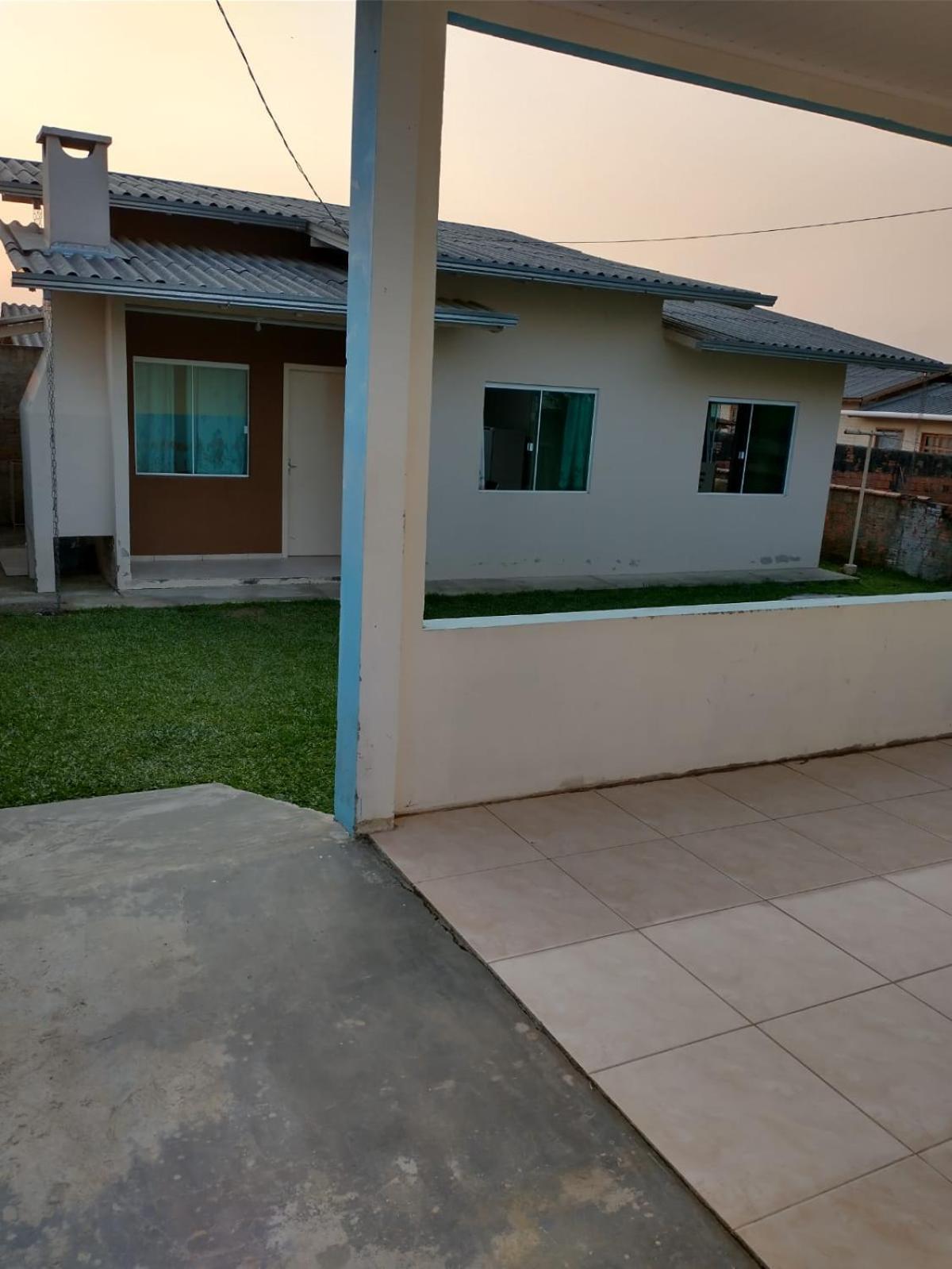 Casa próxima ao shopping Lages e a festa do pinhão