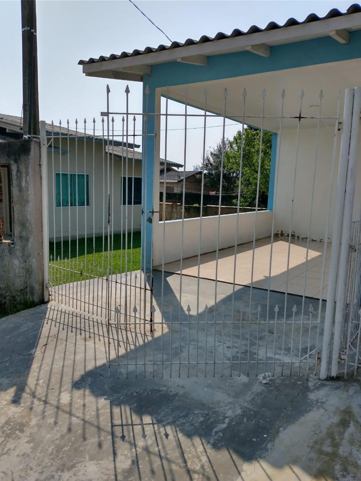 Casa próxima ao shopping Lages e a festa do pinhão