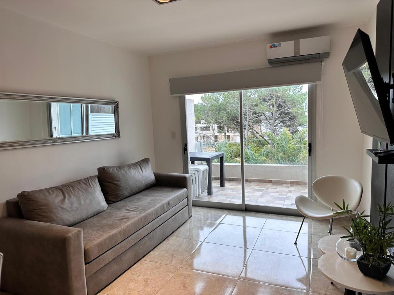 Departamento con vista a la piscina