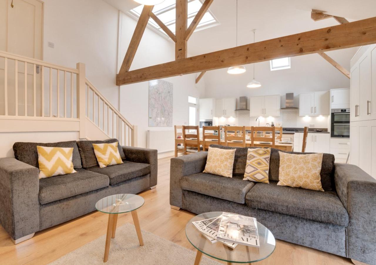 5 Bed in Ambleside oc-ld150 view 2