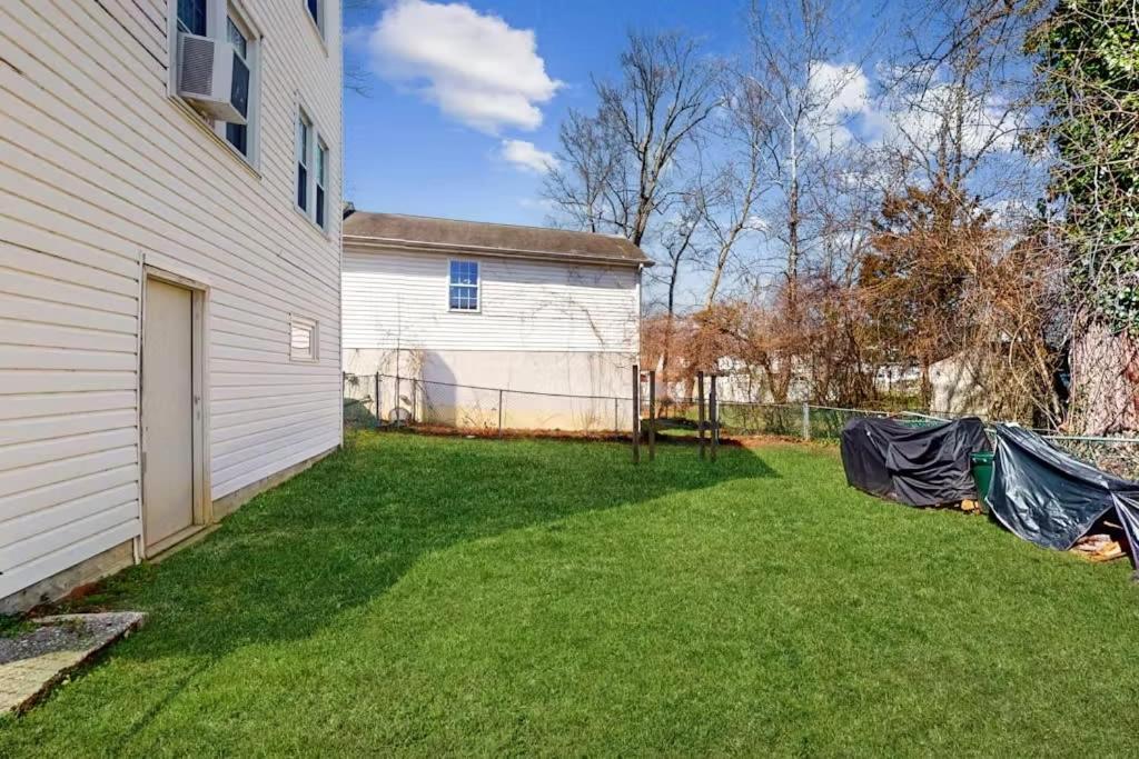 Charming Beach House Top Floor - Walk Everywhere