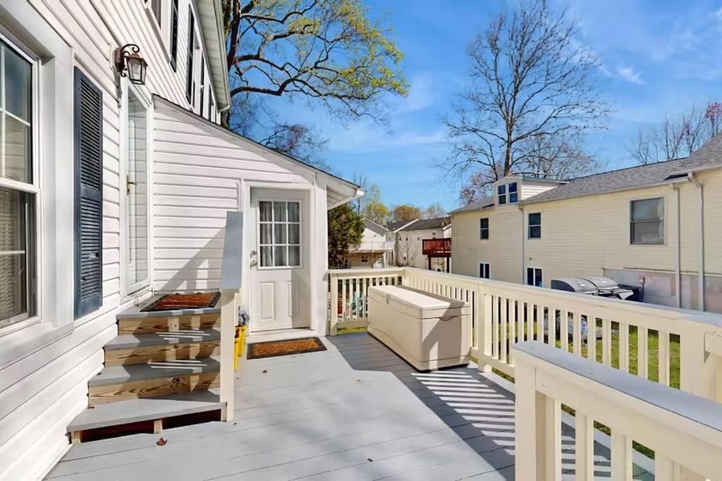 Cozy 1st Level Beach House - Walk Everywhere view 2