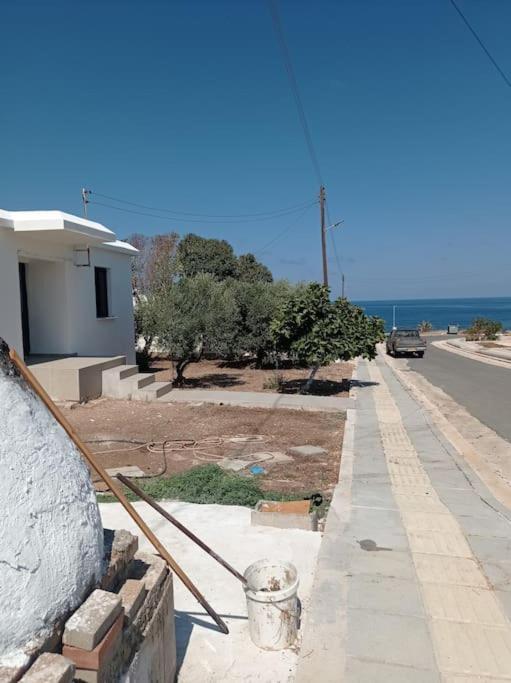Pomos rockaway beach house