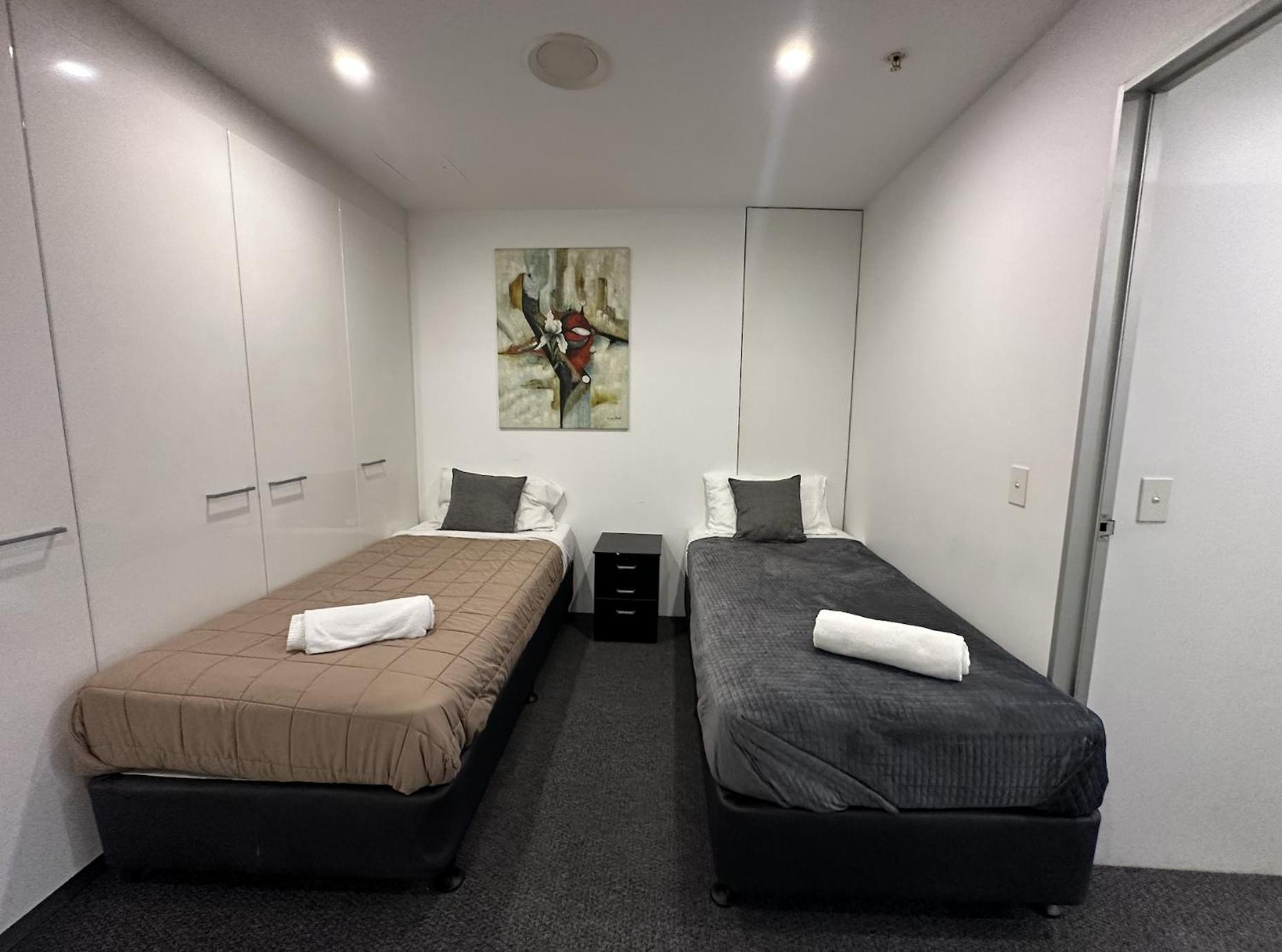 BeachView Surfers 2BD Apartment Lux