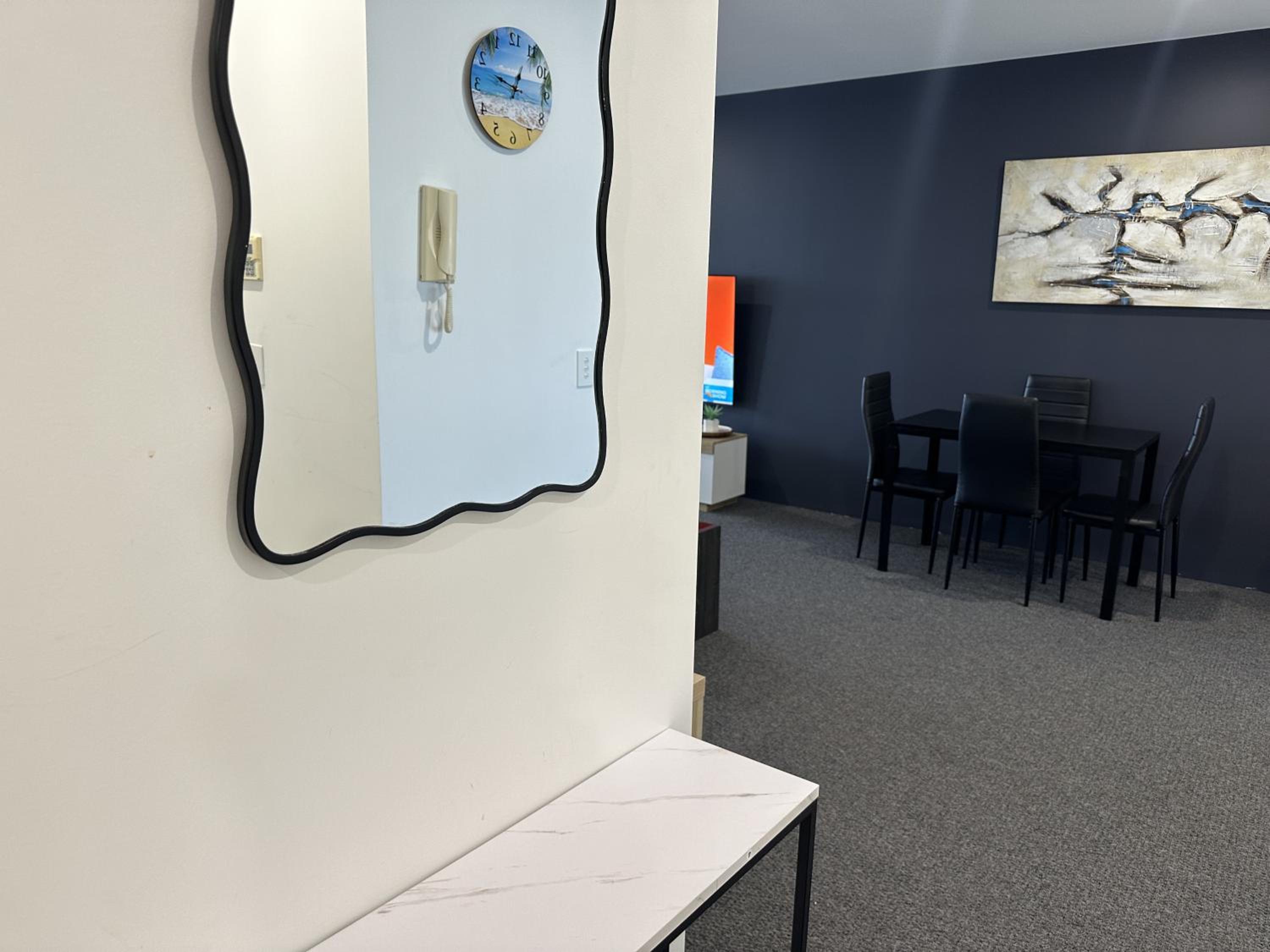 BeachView Surfers 2BD Apartment Lux