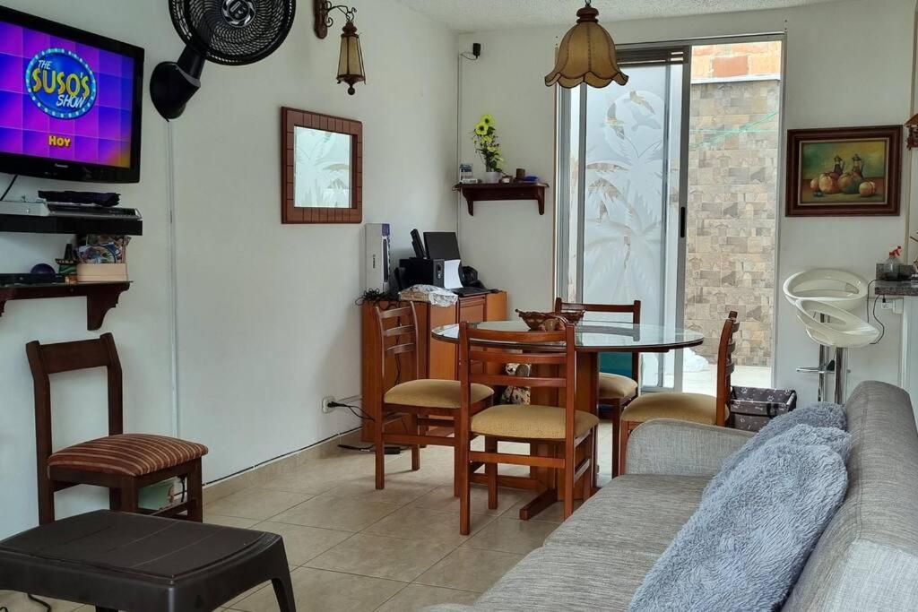 Casa de descanso en Anapoima en condominio cerrado - hasta 8 personas