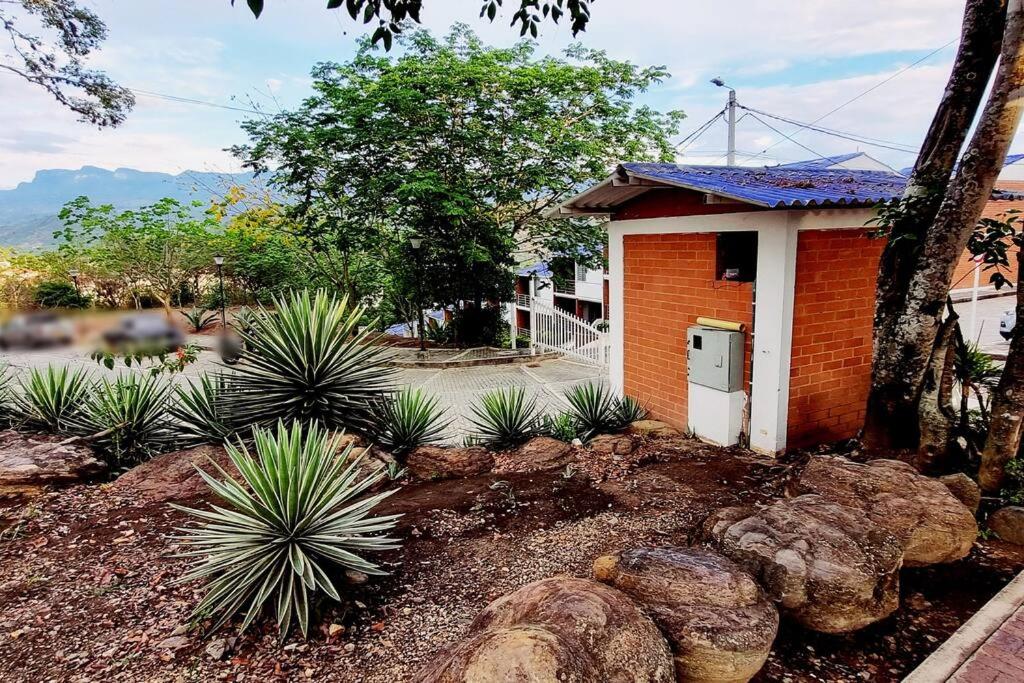 Casa de descanso en Anapoima en condominio cerrado - hasta 8 personas