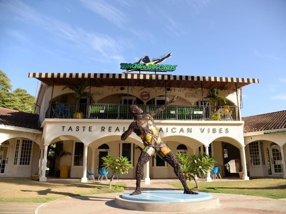 Montego Bay 3-Bedroom Townhouse Near Beach With Pool & Free Airport Shuttle view 3