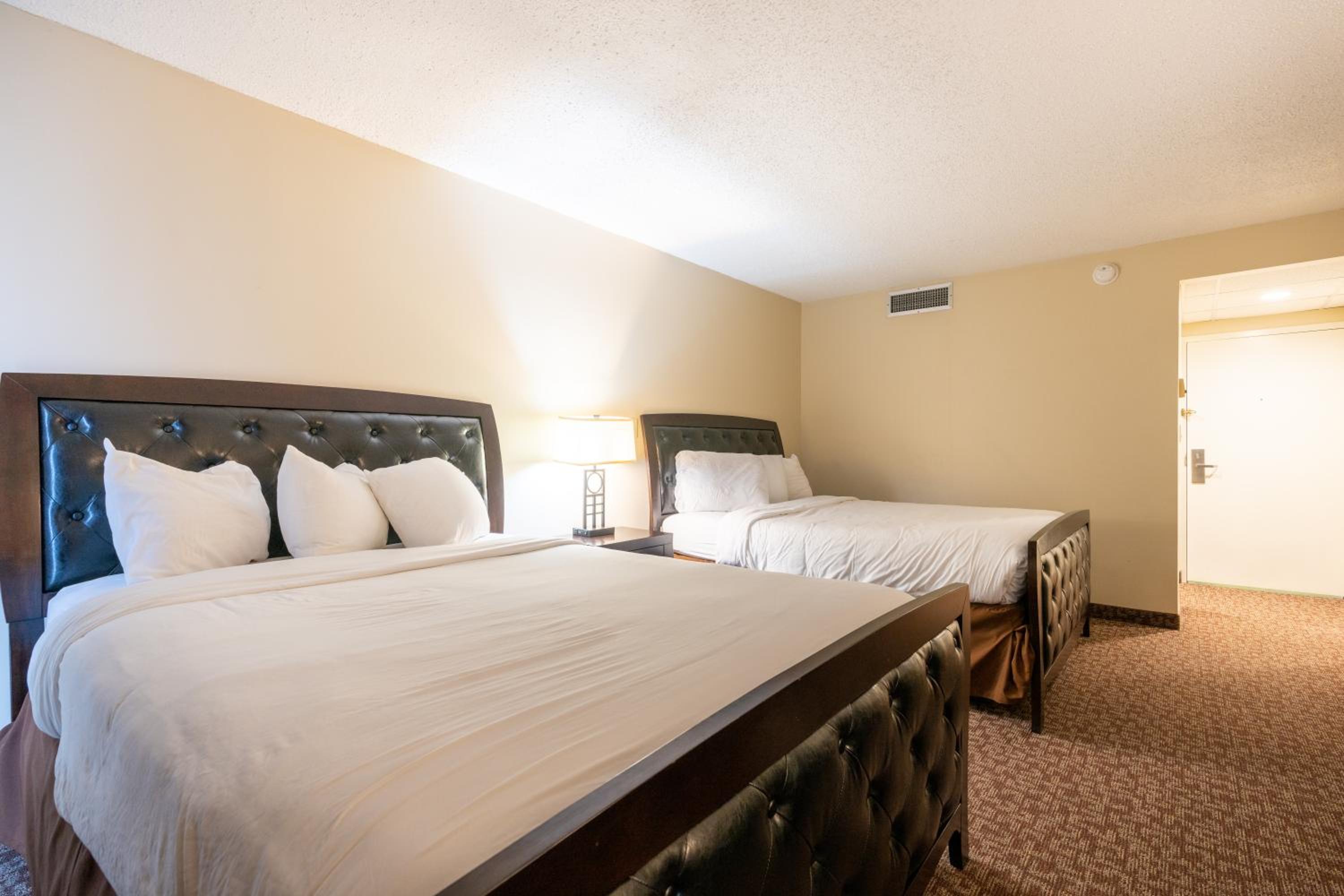 Altoona Vacations - Altoona Grand Hotel - Property Image 2