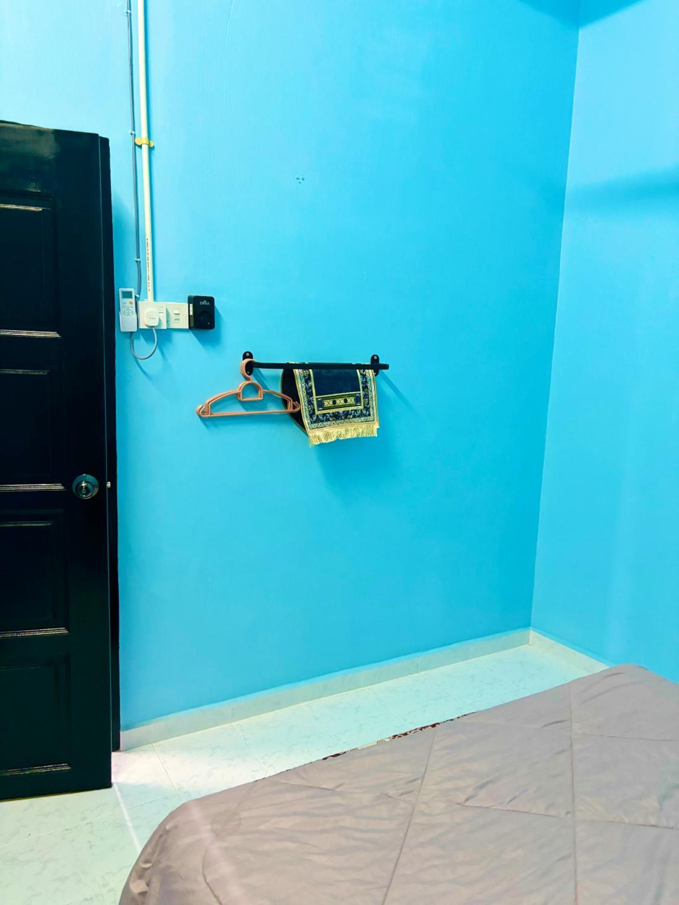 ADALIYA Homestay Kangar - Wifi n Netflix