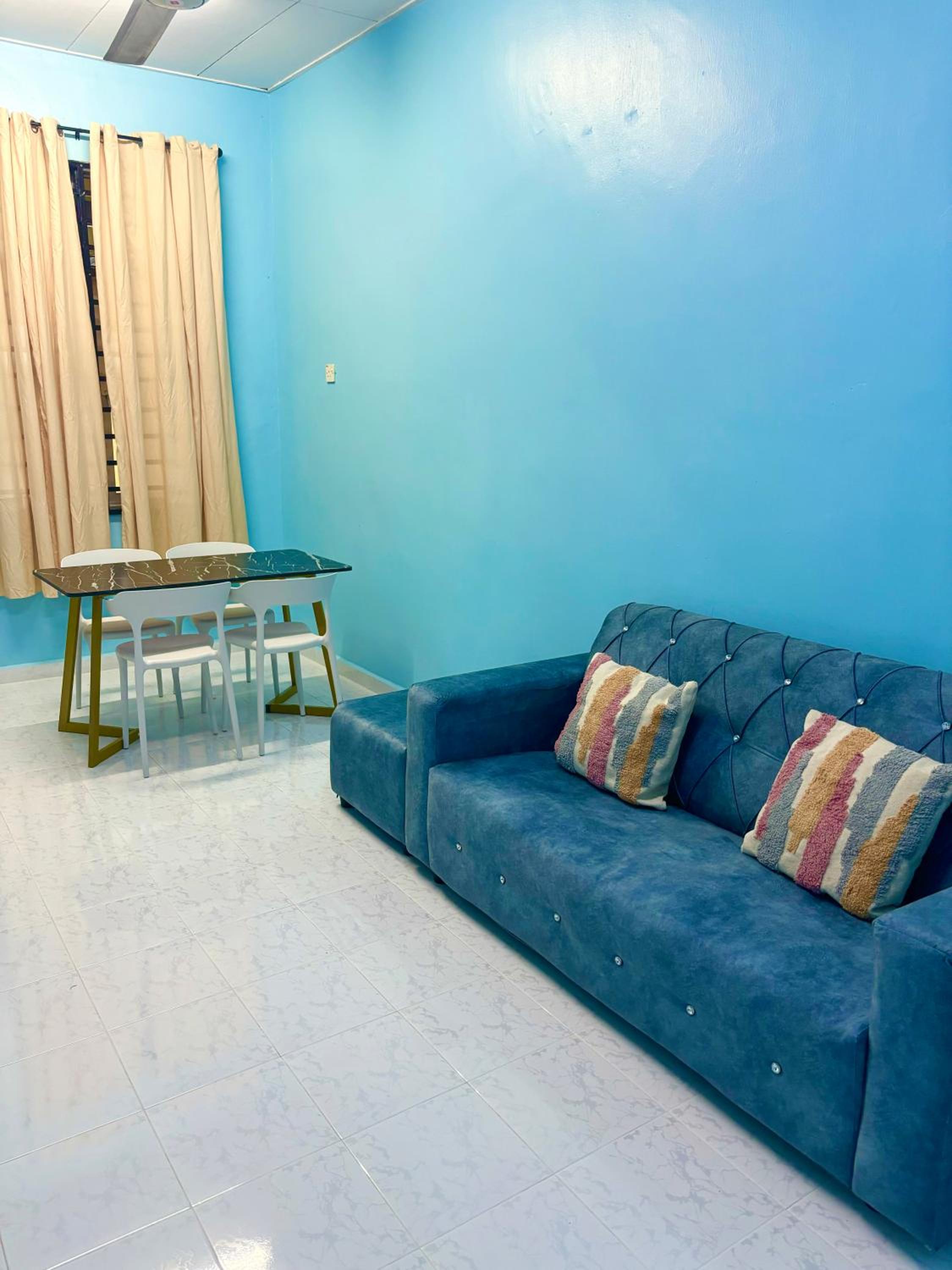 ADALIYA Homestay Kangar - Wifi n Netflix