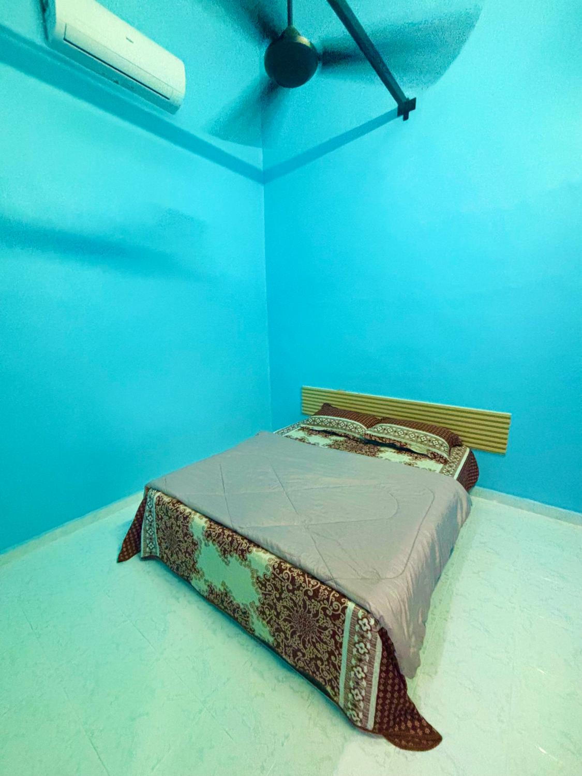 ADALIYA Homestay Kangar - Wifi n Netflix