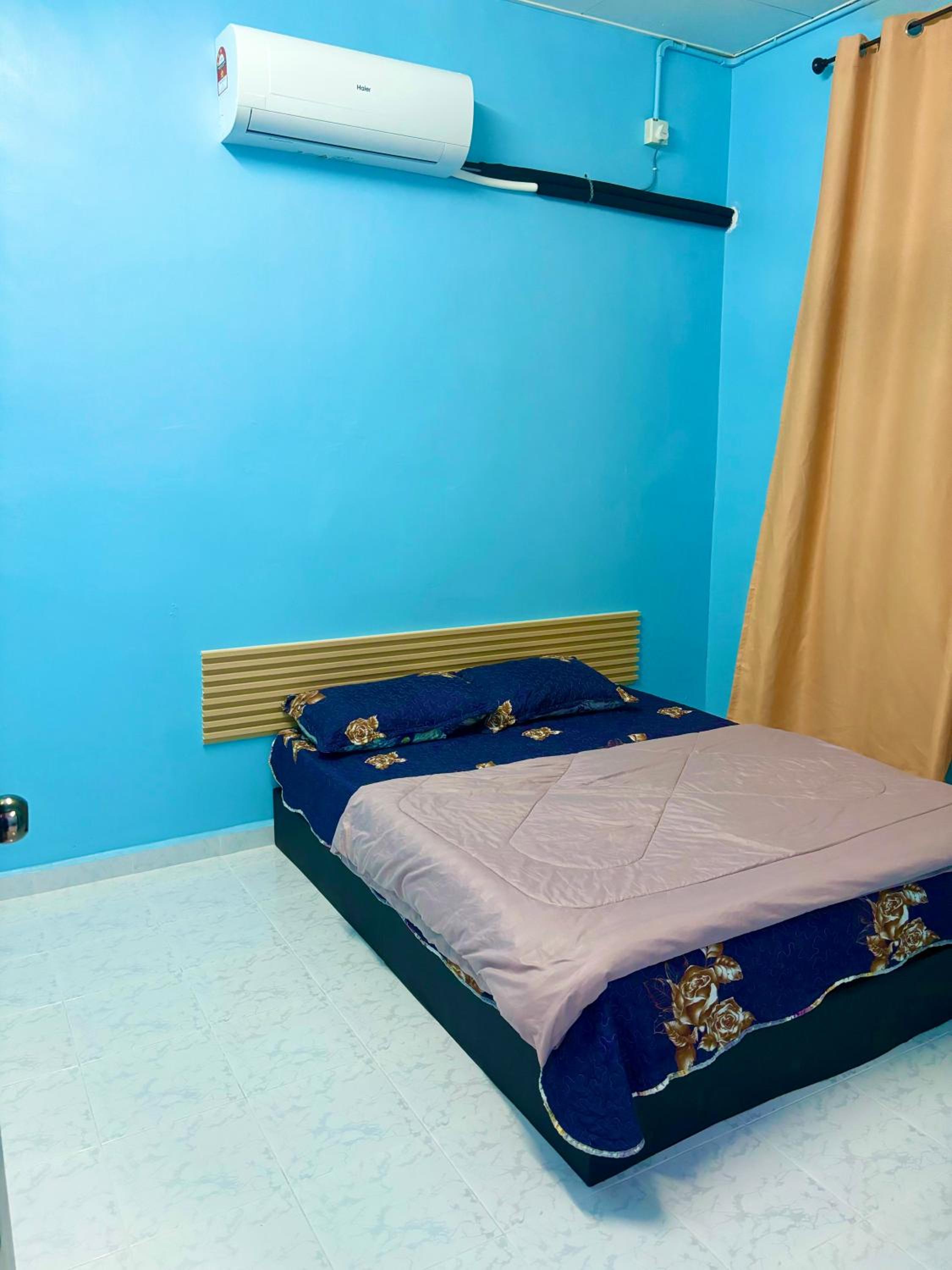 ADALIYA Homestay Kangar - Wifi n Netflix