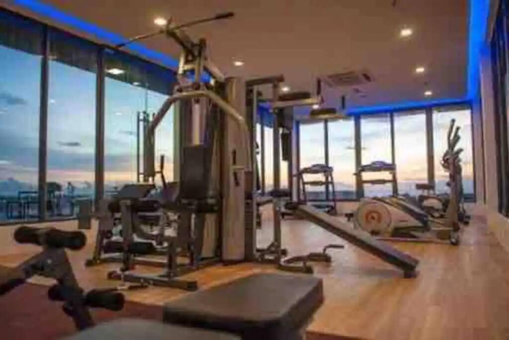 CBD Sky Suites 2BR 7PAX photo 4