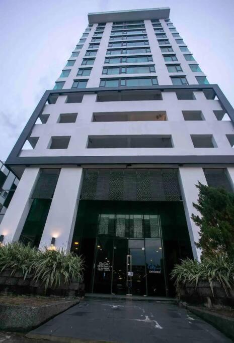 CBD Sky Suites 2BR 7PAX photo 5