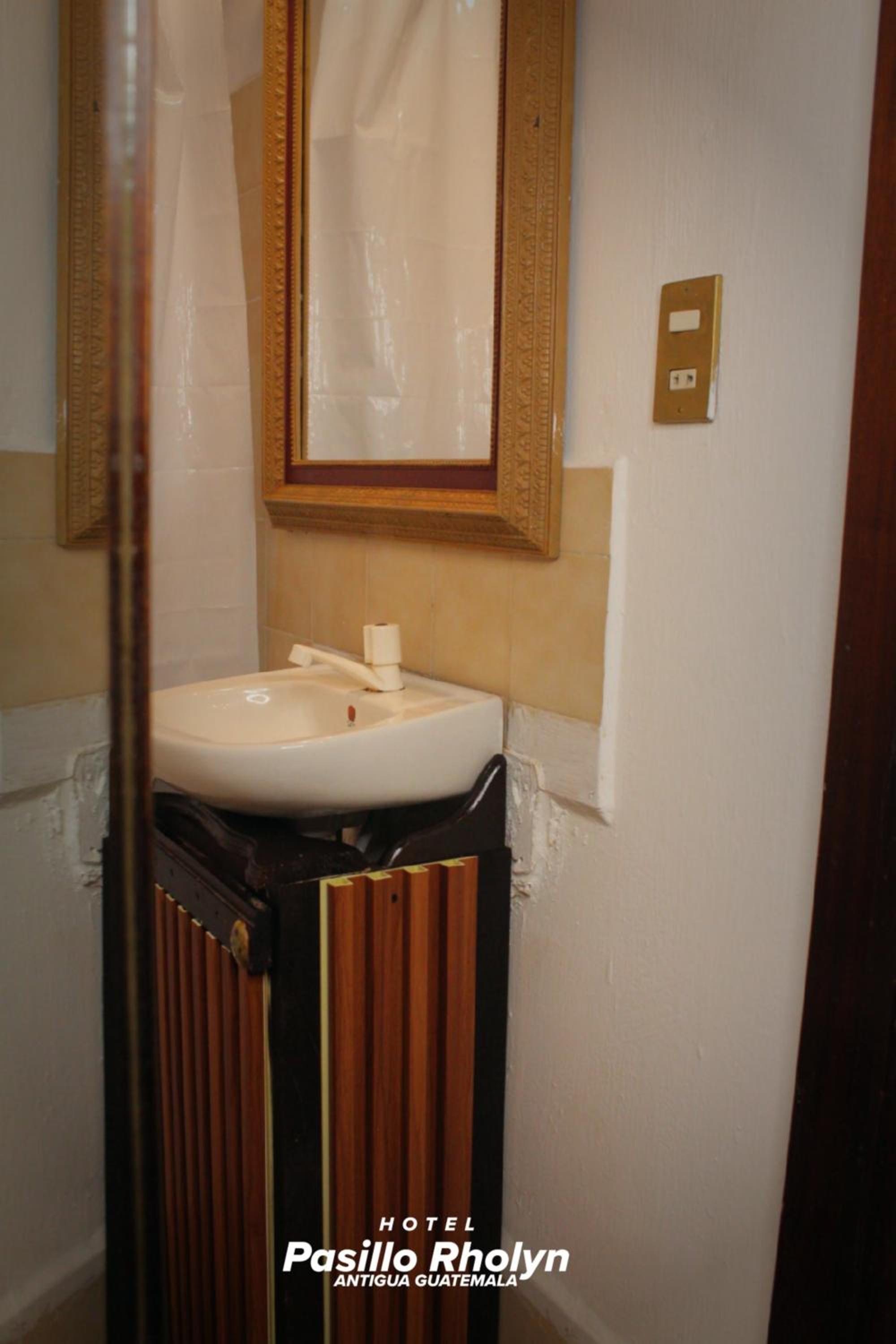 Antigua Guatemala Vacations - Hotel Rholyn Pura Vida !! - Property Image 4