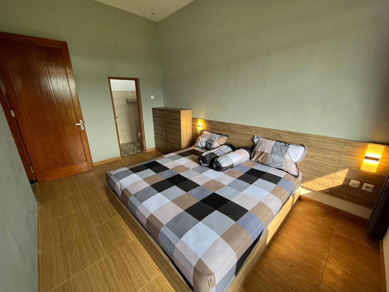 Villa makota kota batu view 3