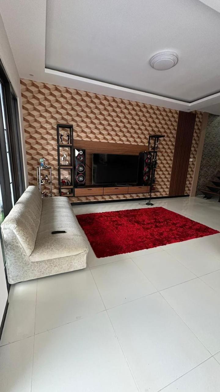 Villa makota kota batu view 5