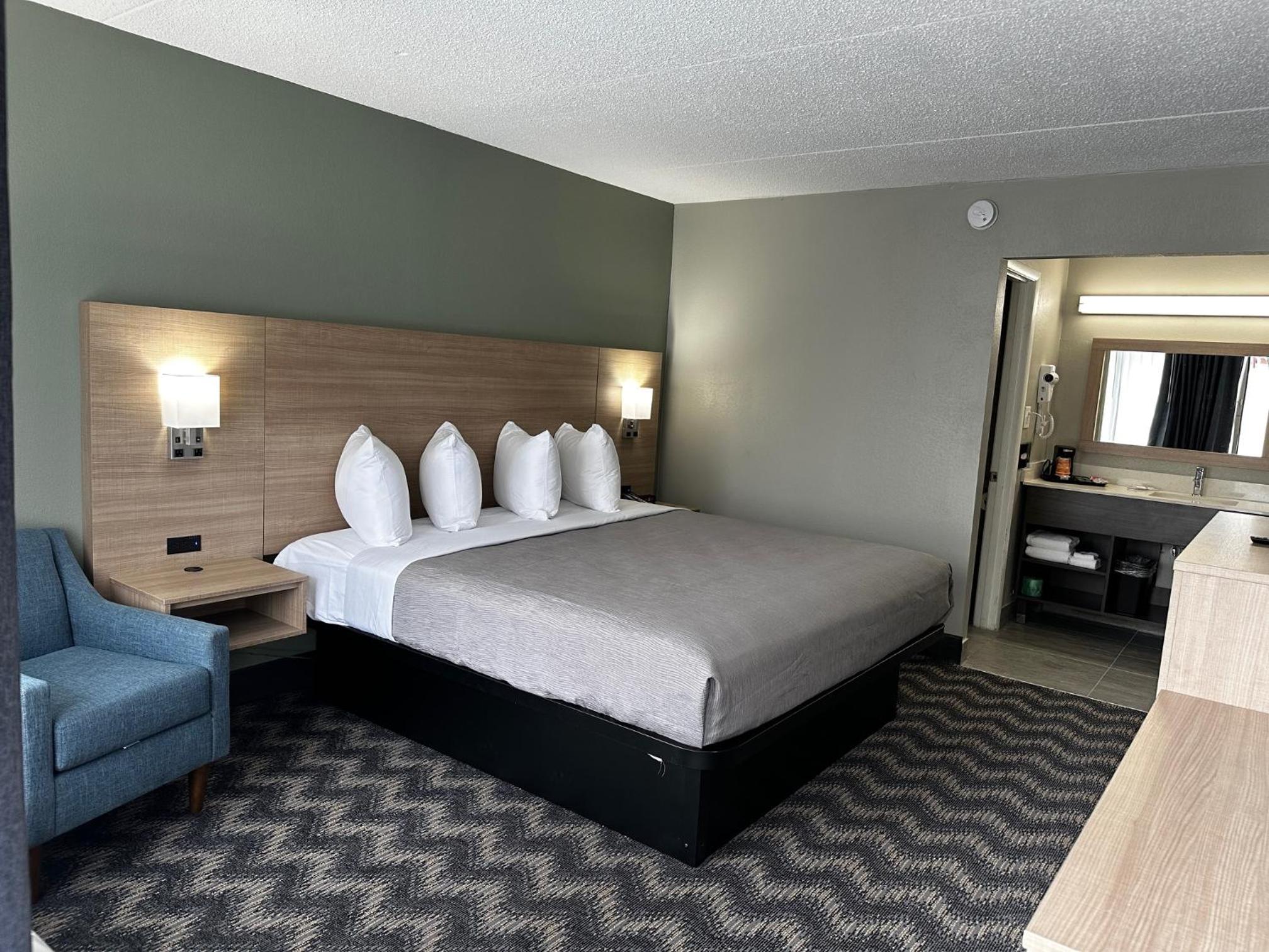 Quality Inn Nashville - Opryland Area - Property Image 1