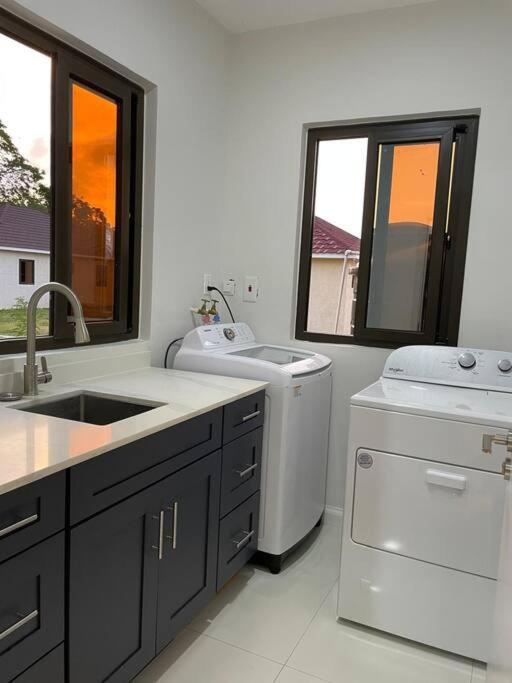 Spacious 2br in Ocho Rios view 5