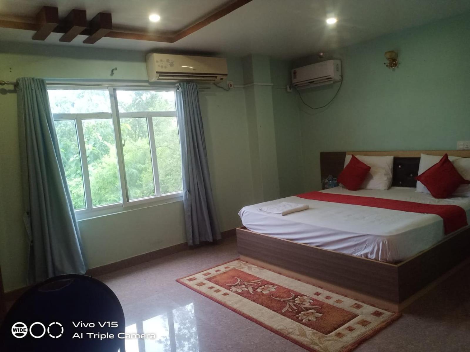 Hotel The Tara and Party Palace view 5