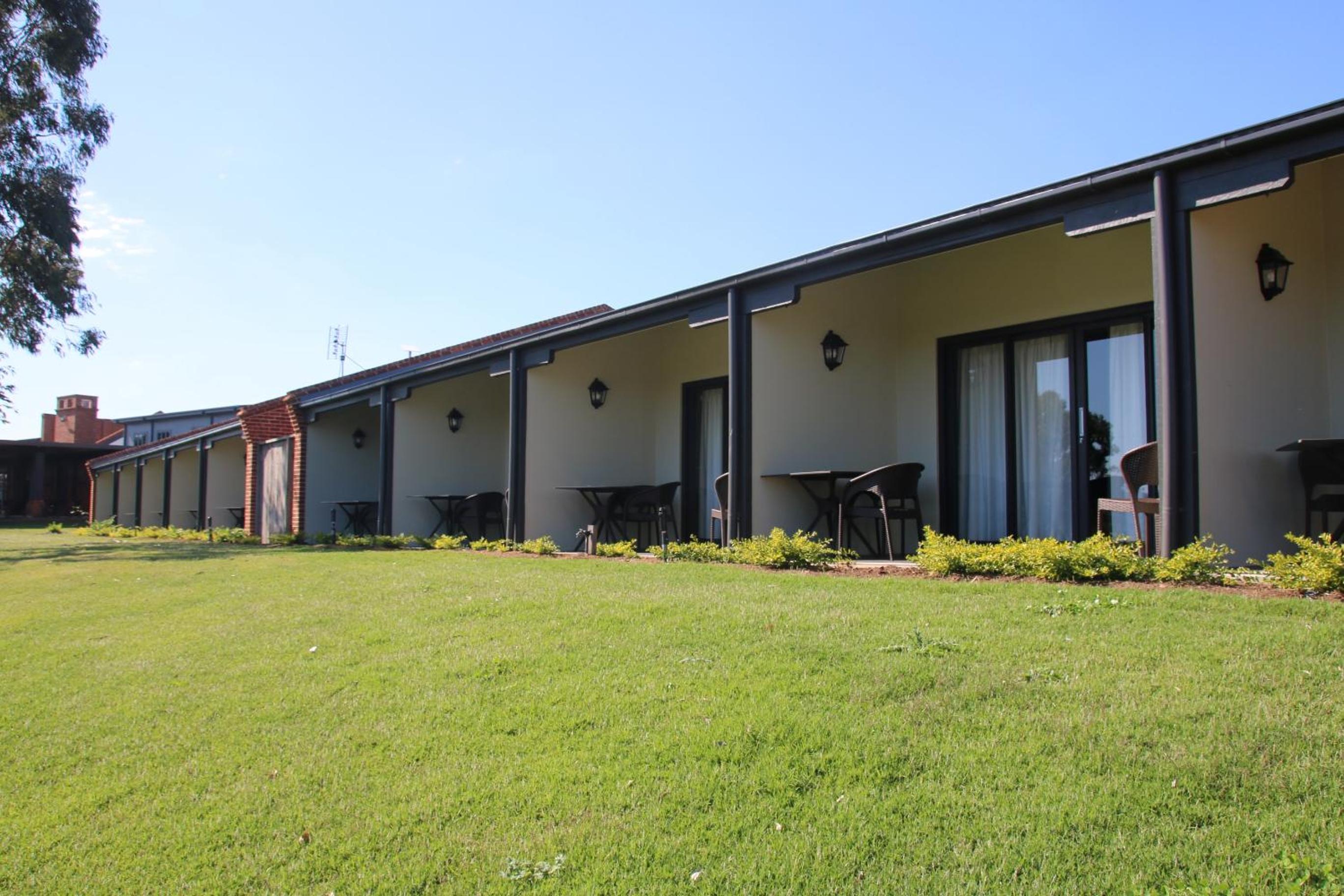 Dusty Hill Vineyard - Moffatdale
