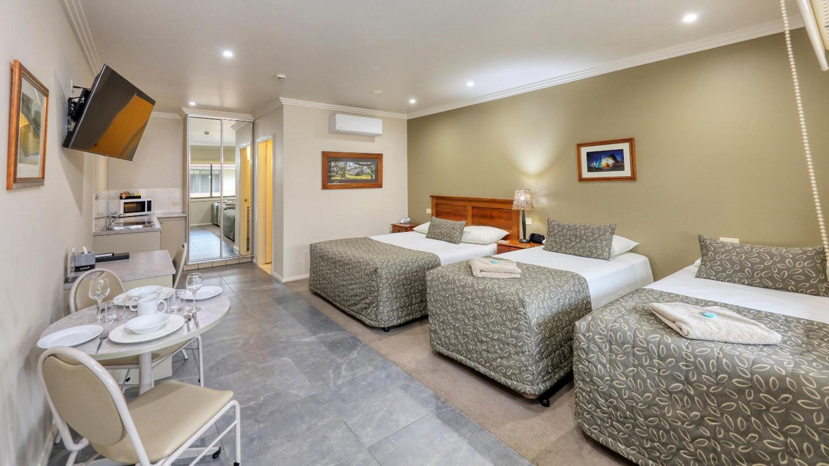 The Saltbush Motor Inn