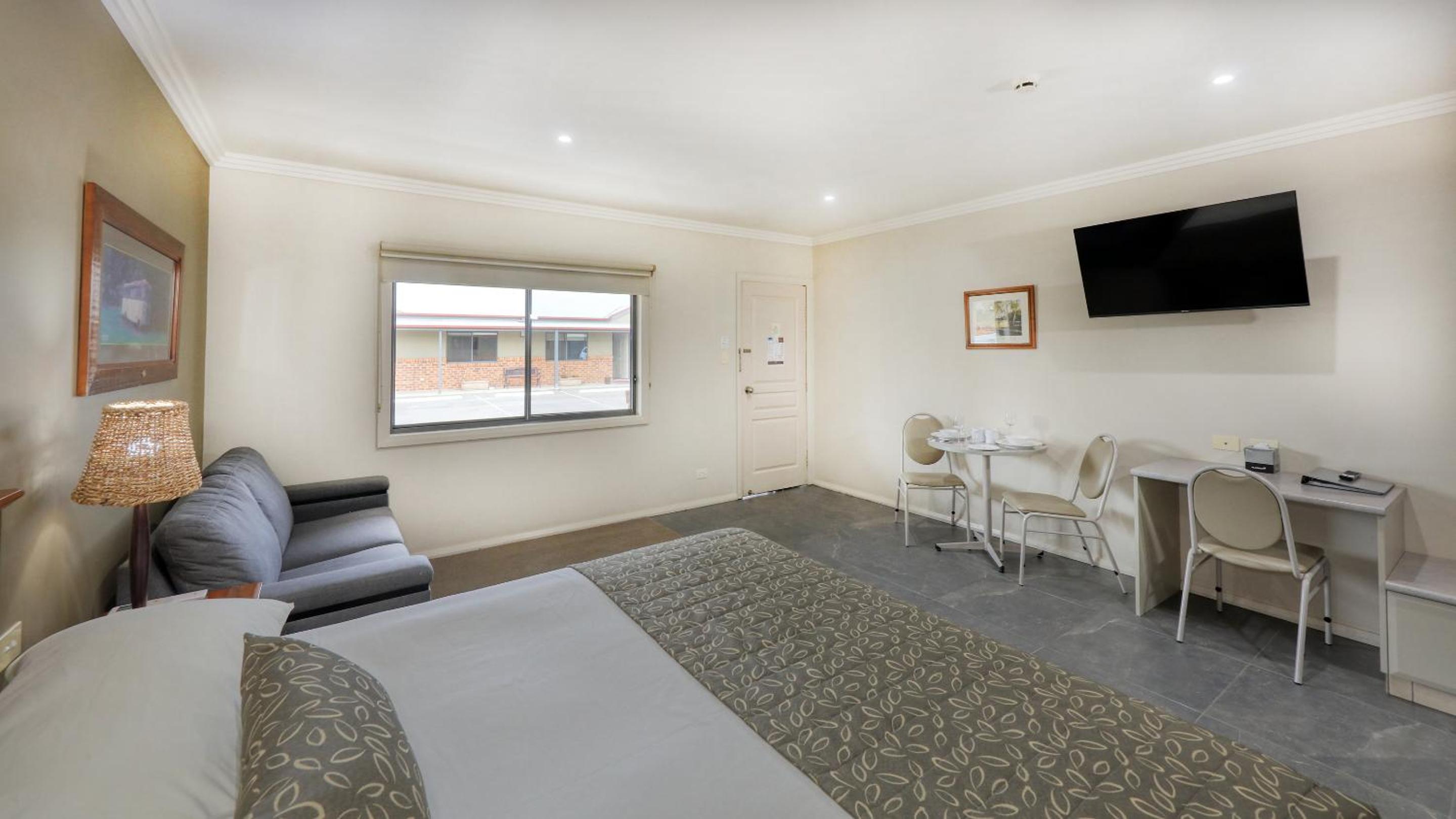 The Saltbush Motor Inn