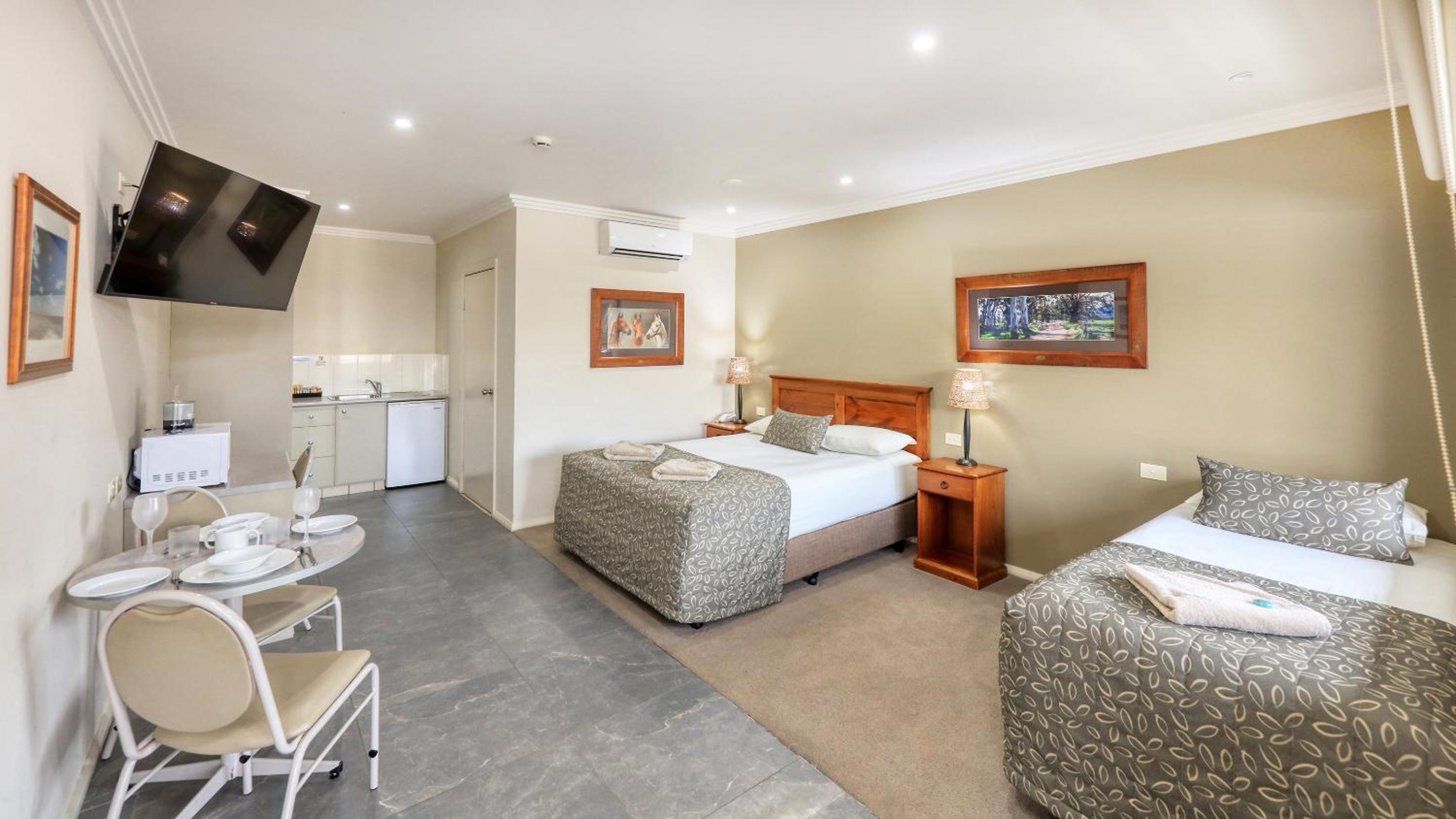 The Saltbush Motor Inn