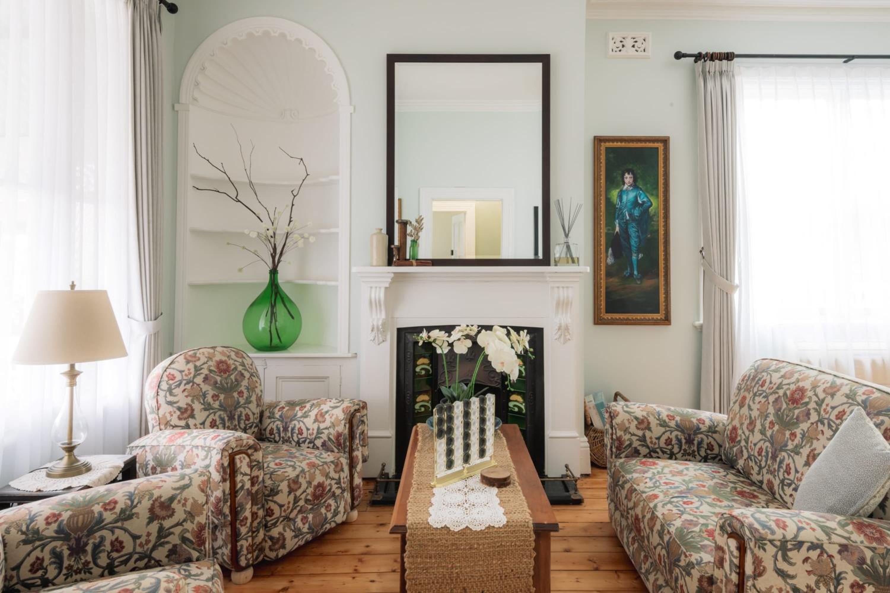 Benambra Boutique Accommodation - c1883 'Rosebud Room'